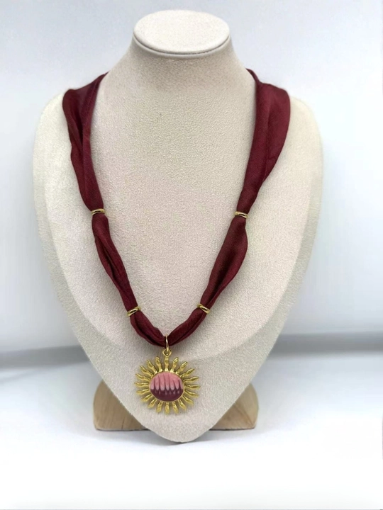 Ayollar uchun matoli choker kolye, tilla rang kulonli nafis va zamonaviy taqinchoq