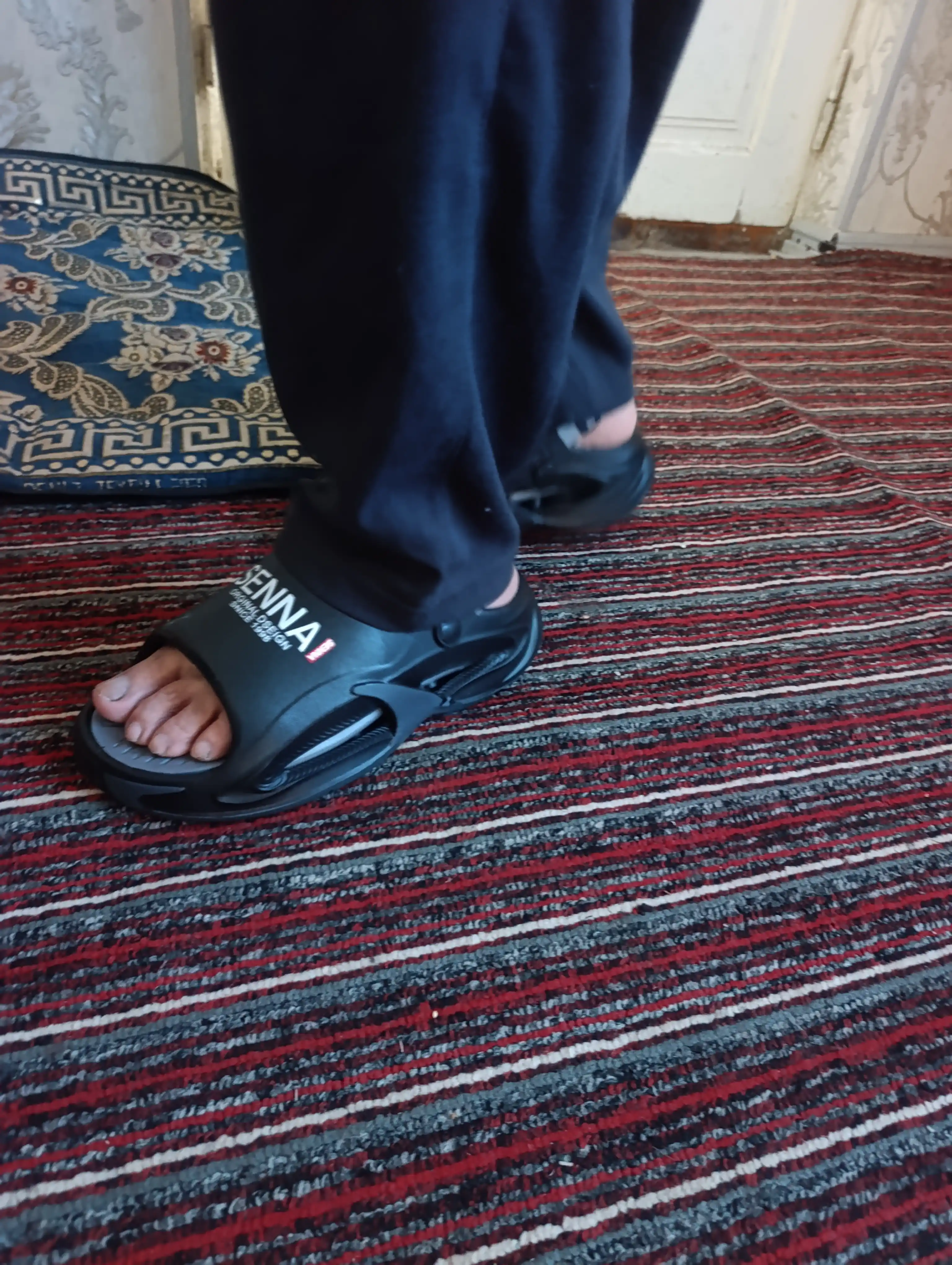 Erkaklar yengil sabosi, plyaj va kundalik kiyimlar uchun qulay, zamonaviy dizayn