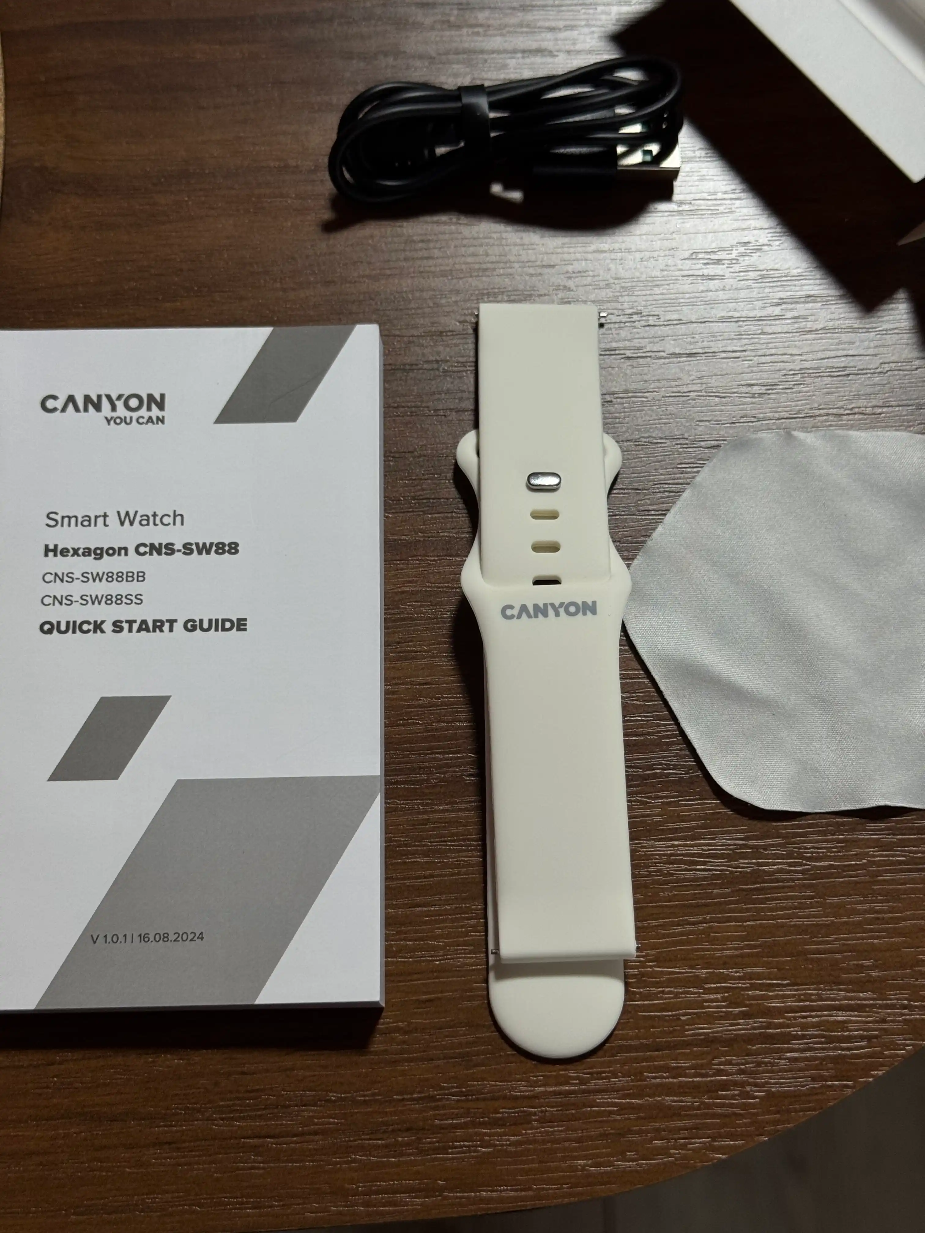 Смарт-часы Canyon Hexagon SW-88 AMOLED, с функцией звонков и двумя ремешками