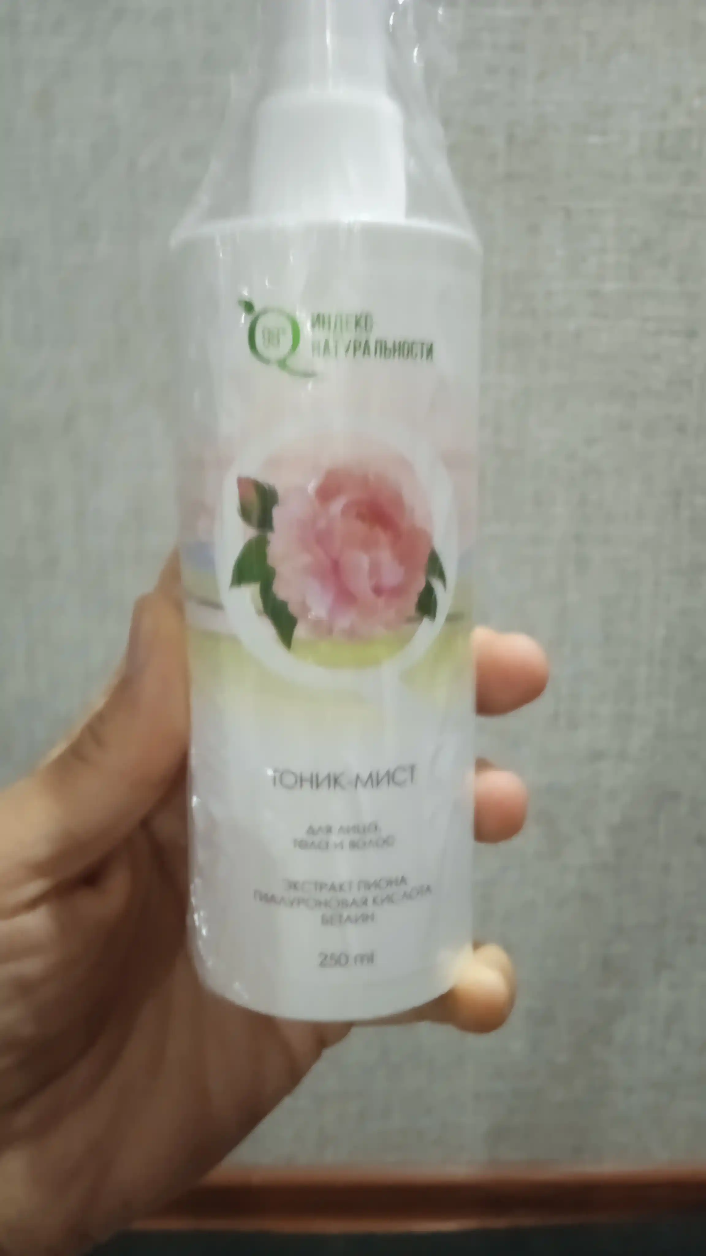 Tabiiylik indeksi yuz, tana va sochlar uchun namlovchi tonik-mist pion ekstrakti, 250 ml