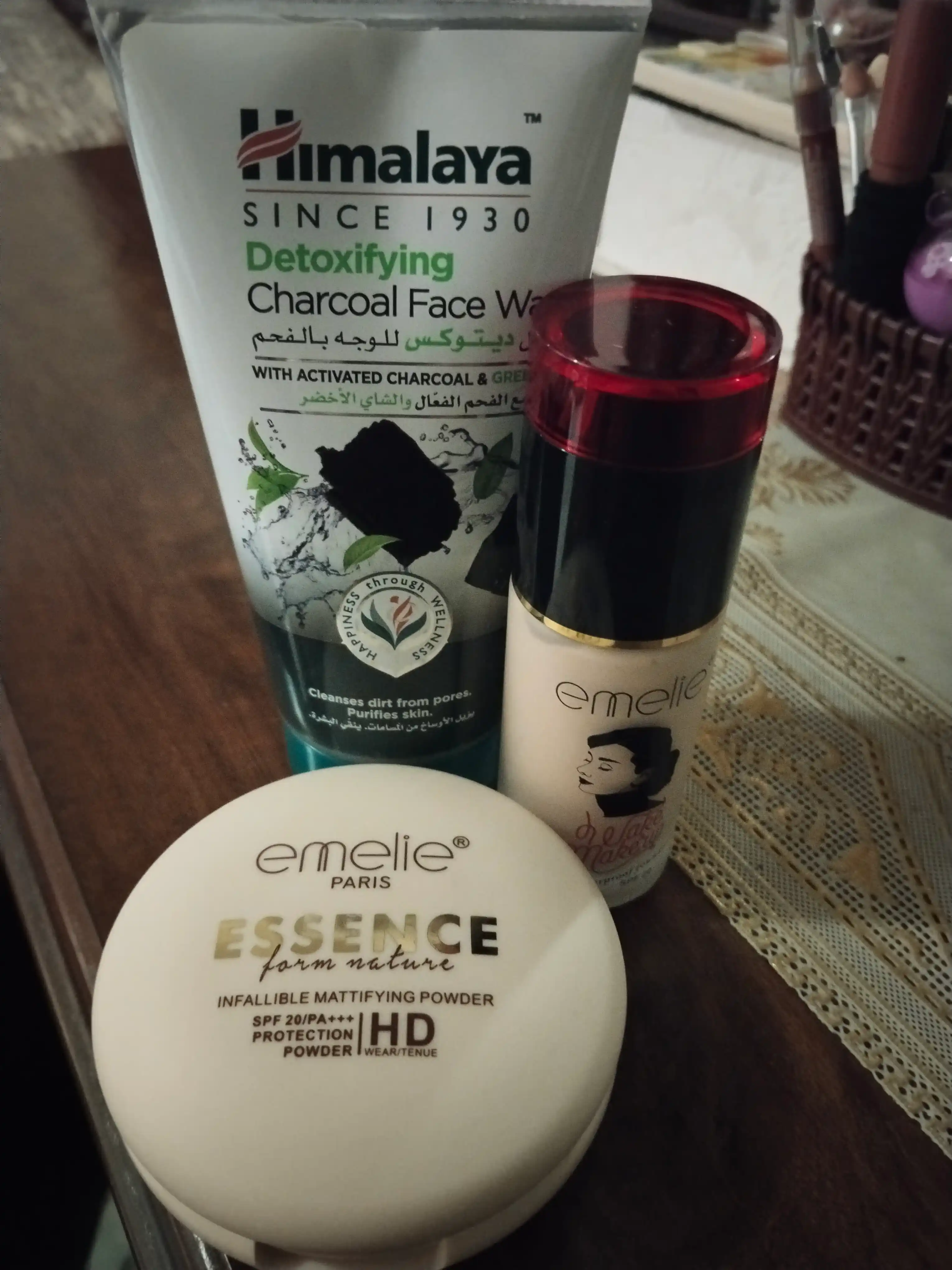 Тональные крем Emelie Paris SPF 20 base liquida matte