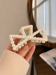 Бордовый