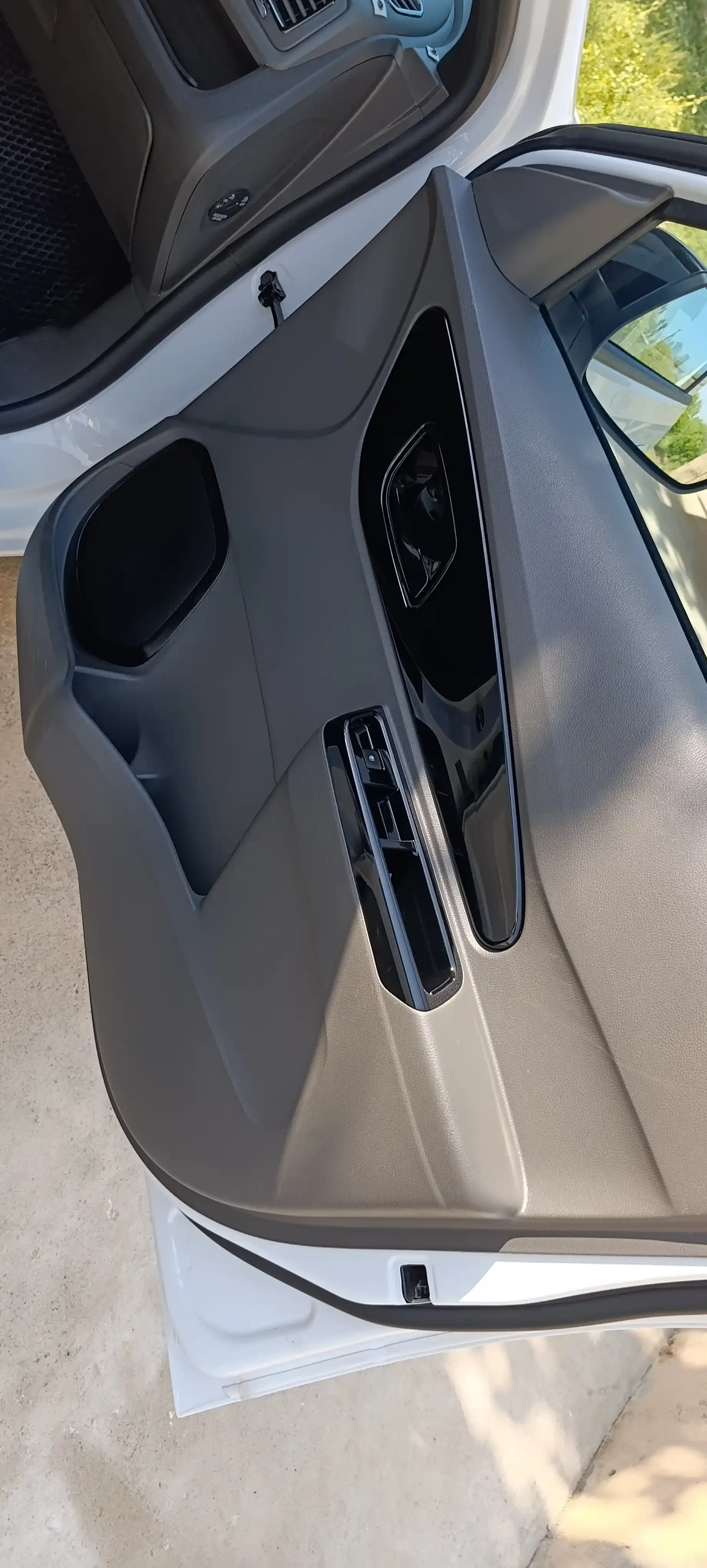Chevrolet Cobalt ostona qoplamalari uch rangda