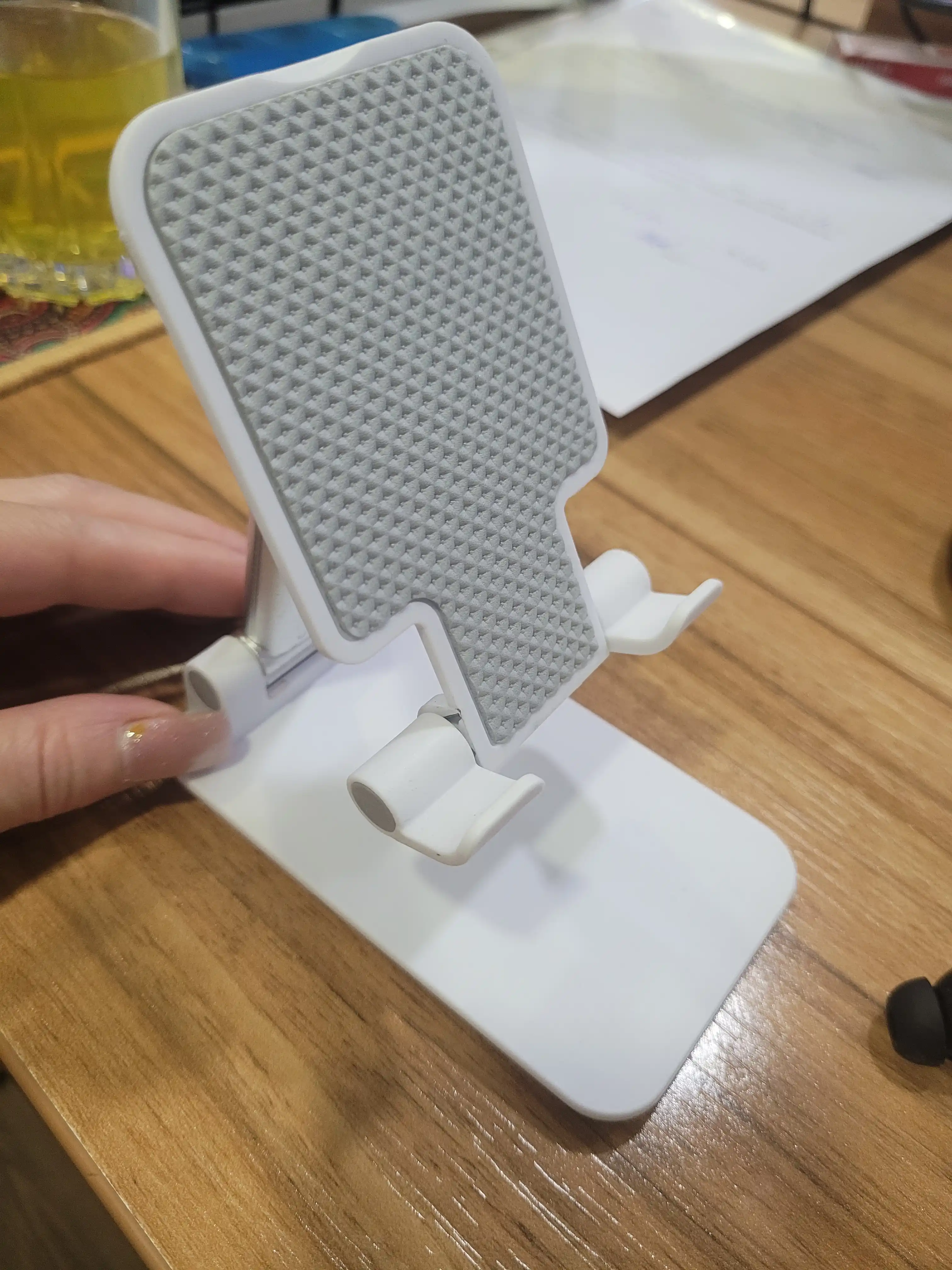 Telefon va planshet uchun sozlanadigan, buklanadigan taglik-ushlagich