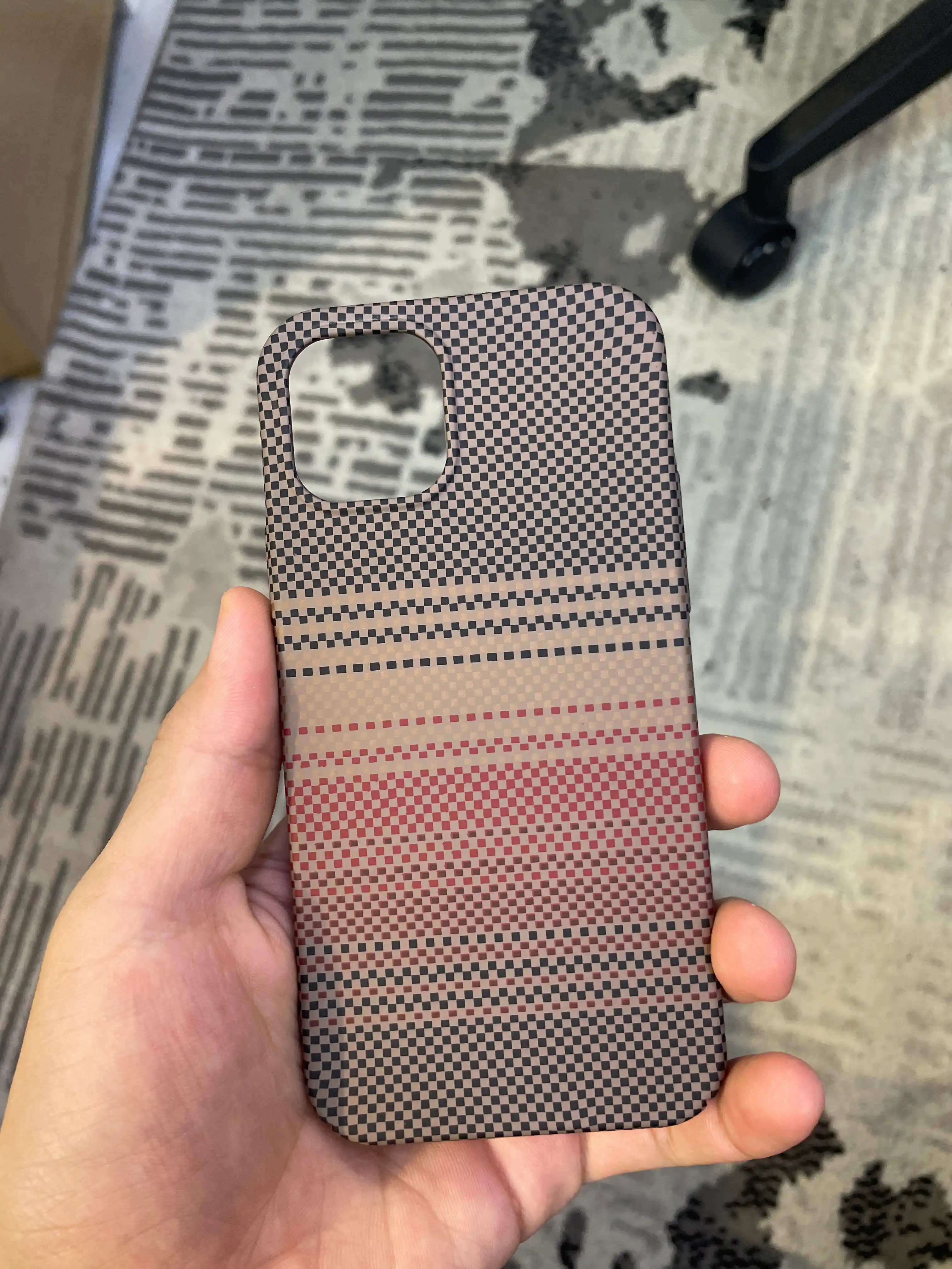 IPhone 11-17 Pro Max uchun MagSafe karbon g‘ilofi, yupqa, mustahkam himoya g‘ilofi
