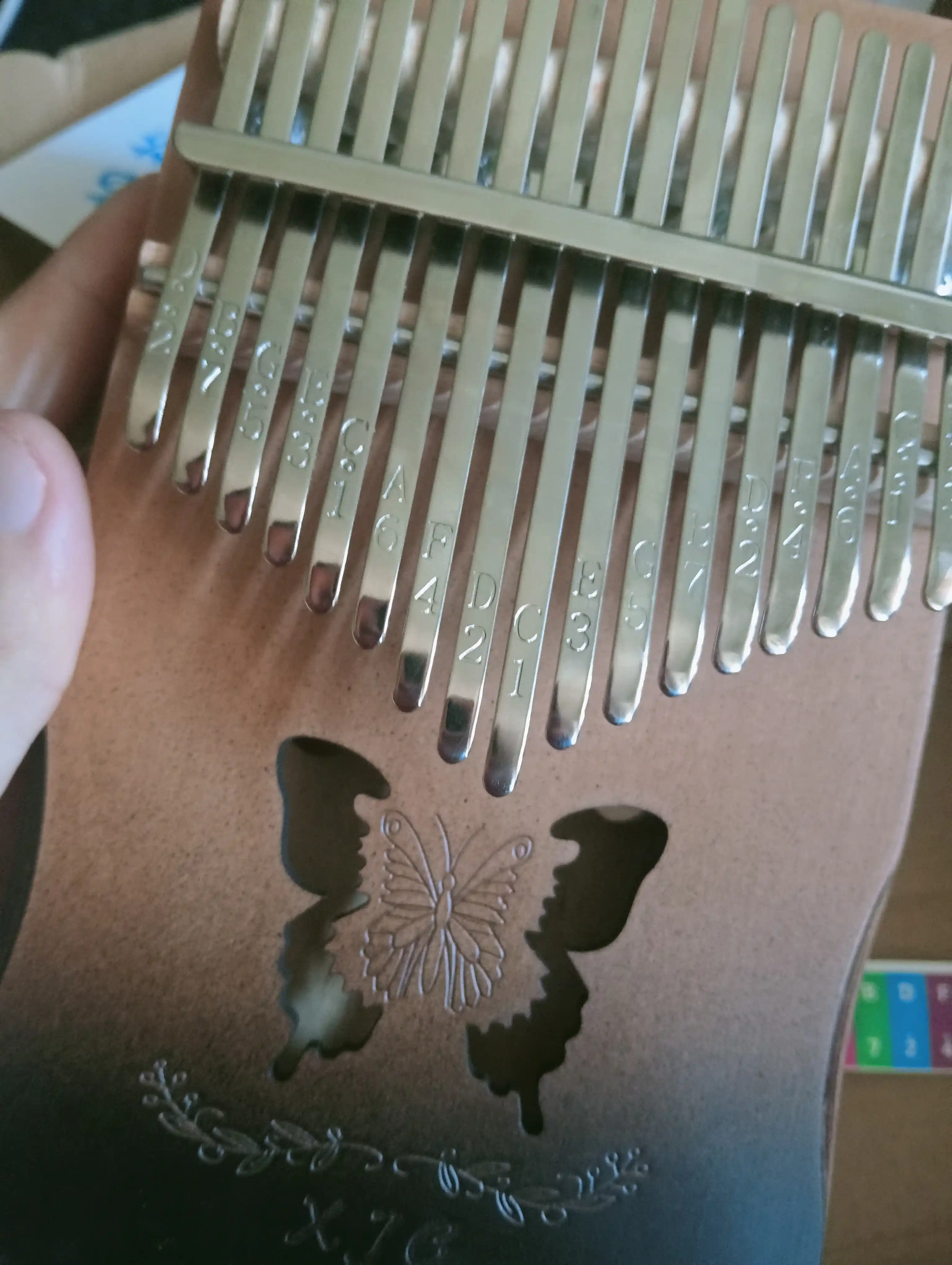 17 tugmali yog‘och Kalimba (Thumb Piano) – tabiiy yog‘och rang