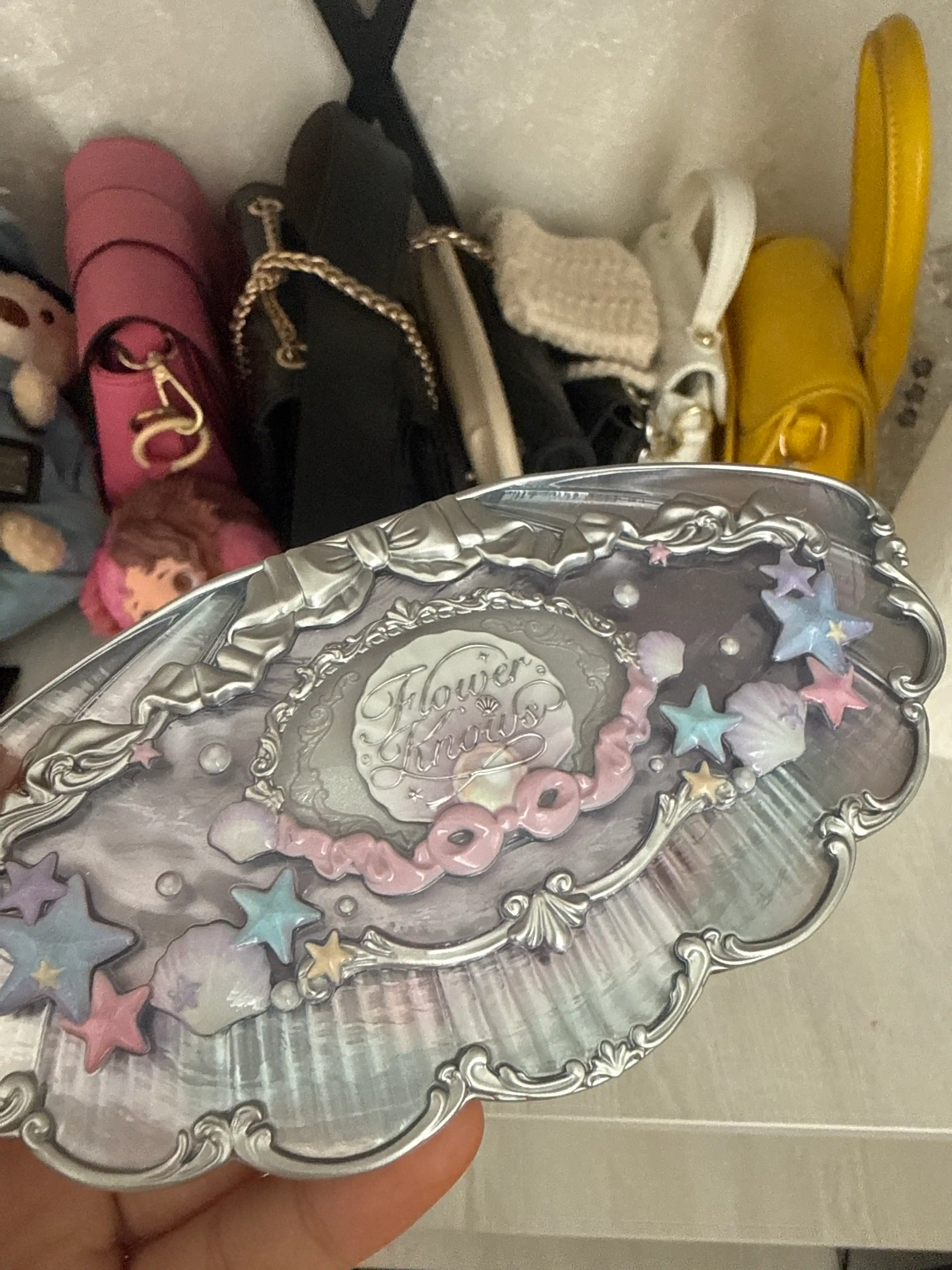Flower Knows Shell Pearl 6 Rangli Ko‘z Soyasi Palitrasi – Yorqin va Nafis Makiyaj