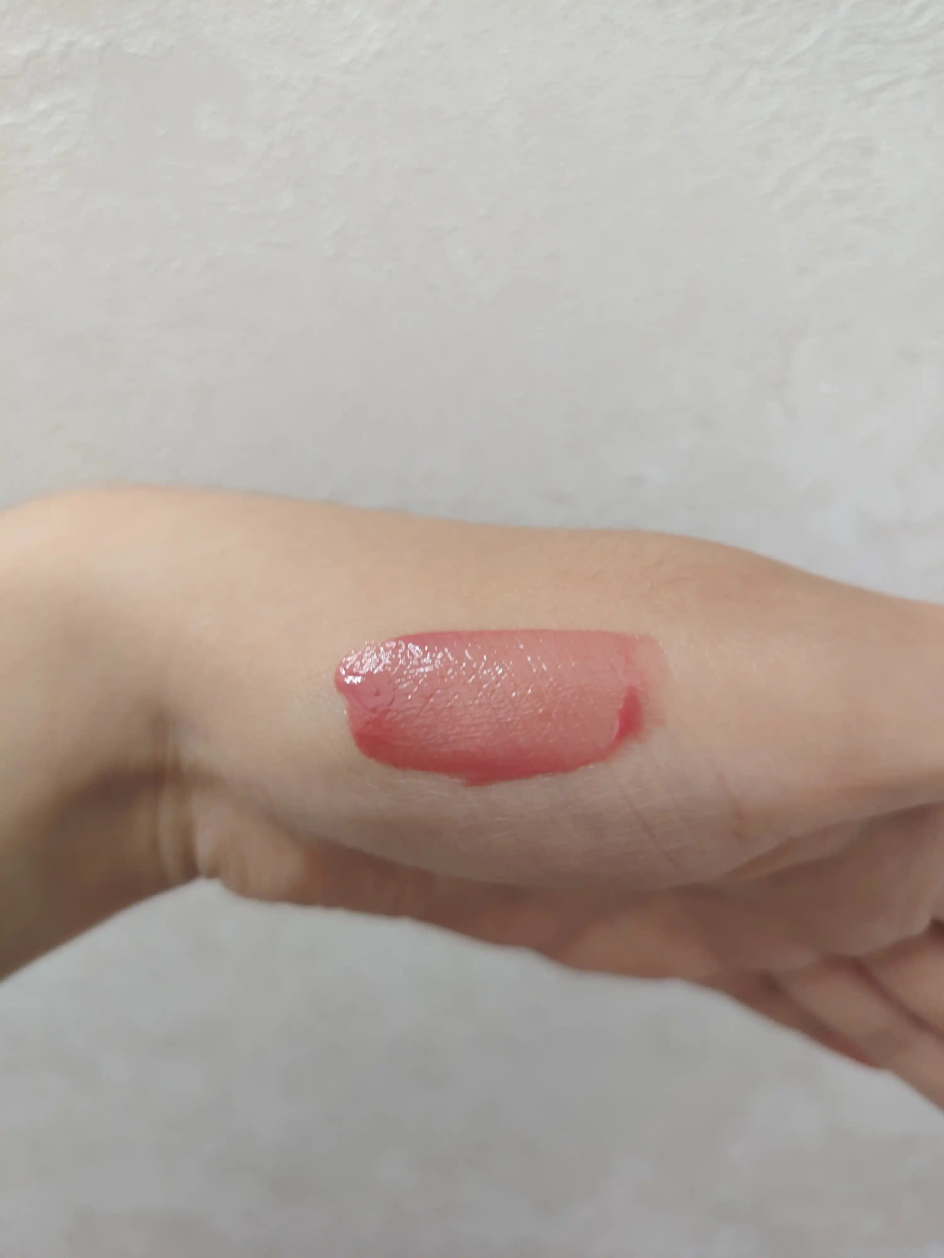 Namlovchi lab bo‘yog‘i AMUSE Dew Tint