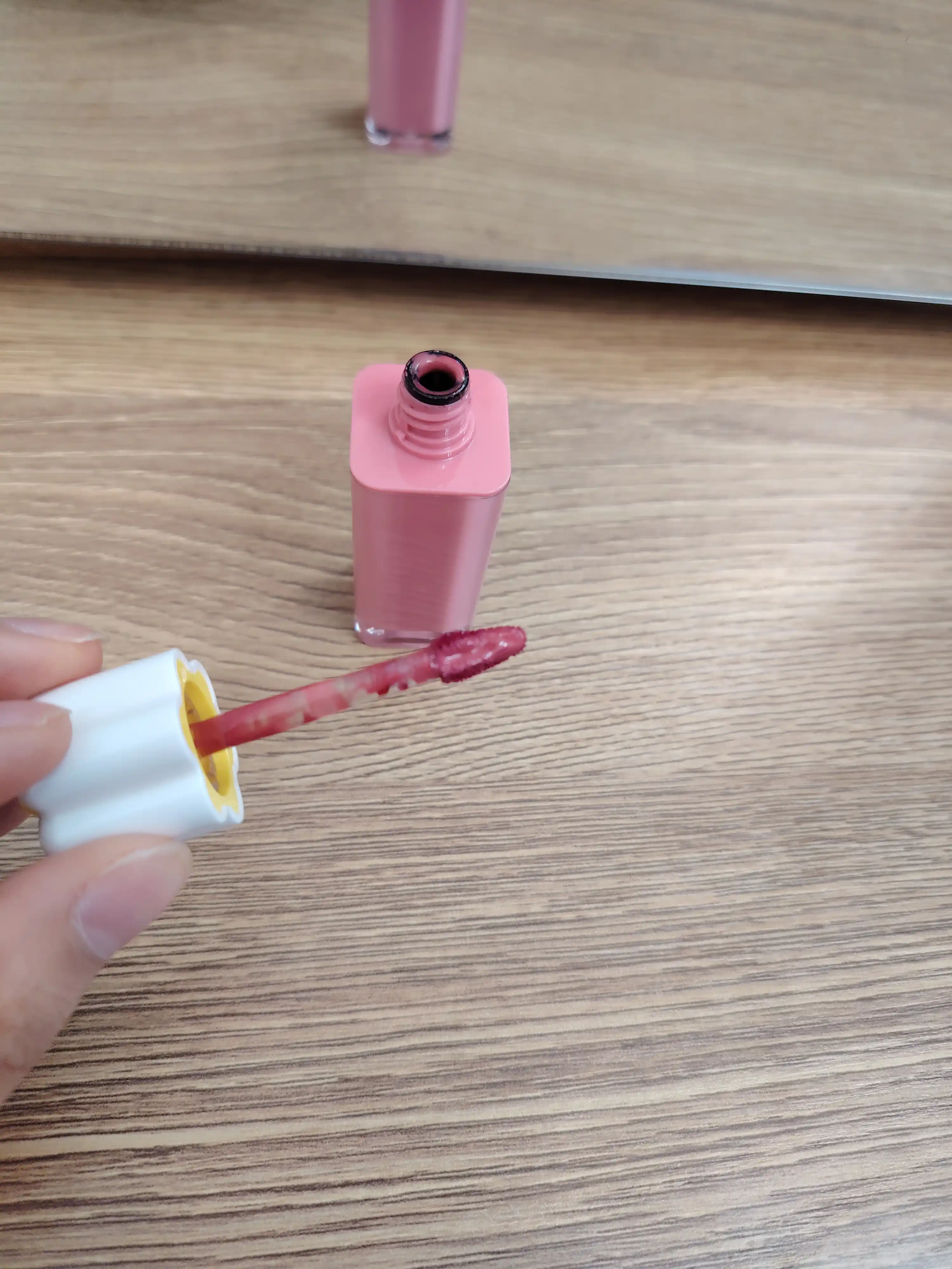 Namlovchi lab bo‘yog‘i AMUSE Dew Tint
