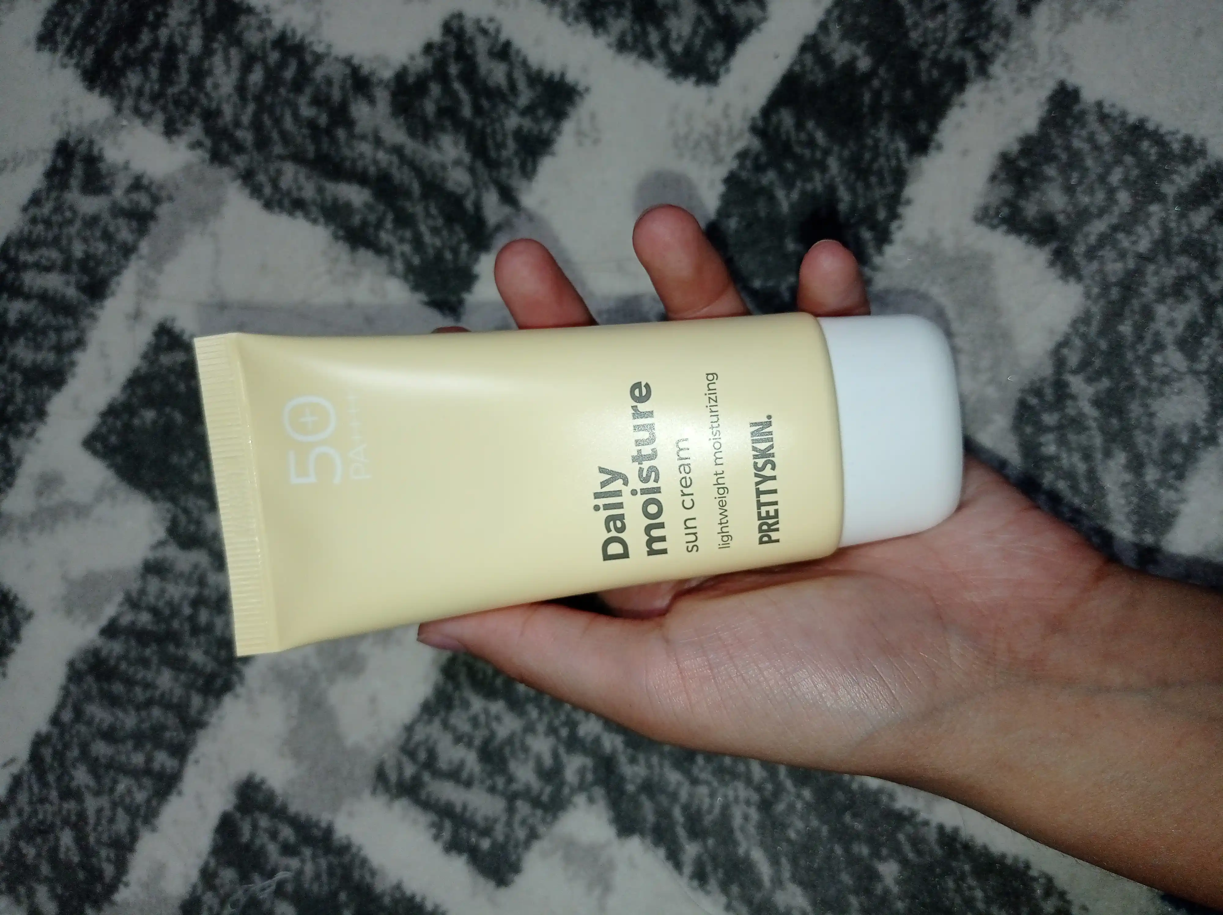 Pretty Skin Yuz uchun namlovchi, quyoshdan himoyalovchi krem SPF50+ PA++++ 4 xil, 70 ml