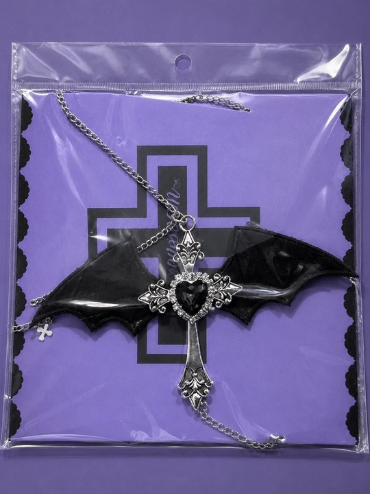 Gotik uslubdagi choker va kulon, metall aksessuarlar