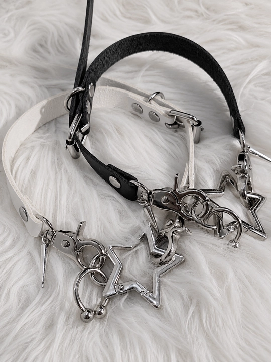 Gotik uslubdagi choker va kulon, metall aksessuarlar