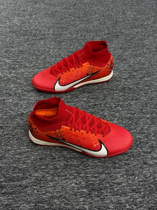 Футбольные сороконожки Nike Air Zoom. Профессиональная обувь