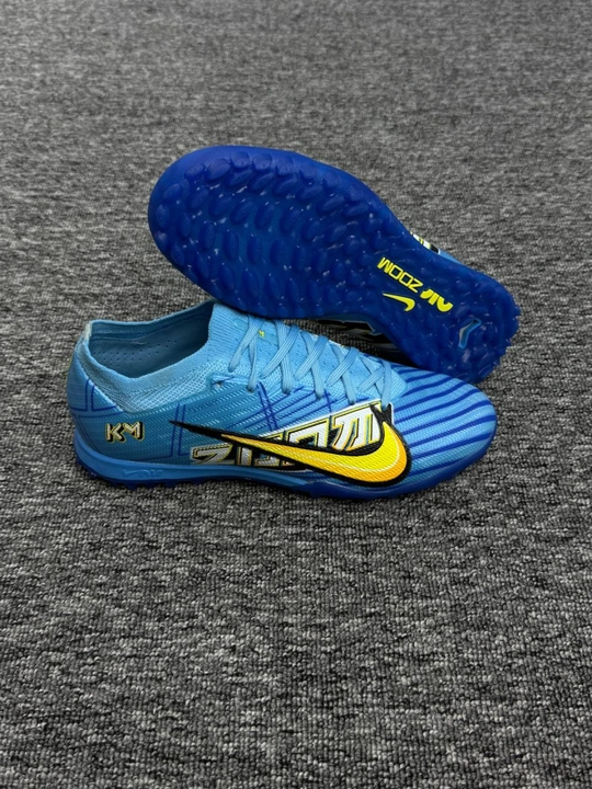 Футбольные сороконожки Nike Air Zoom. Профессиональная обувь