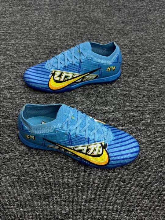 Футбольные сороконожки Nike Air Zoom. Профессиональная обувь