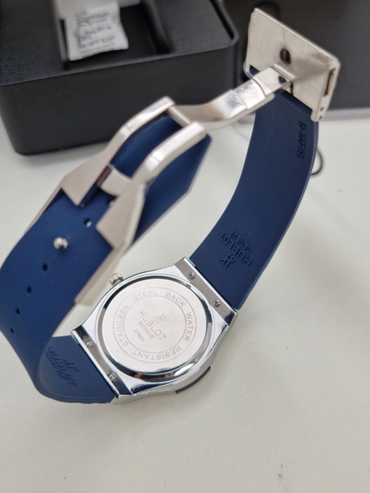 Erkaklar qo‘l soati Hublot Quartz – Mineral shisha, silikon remeshok, sana ko‘rsatkichi