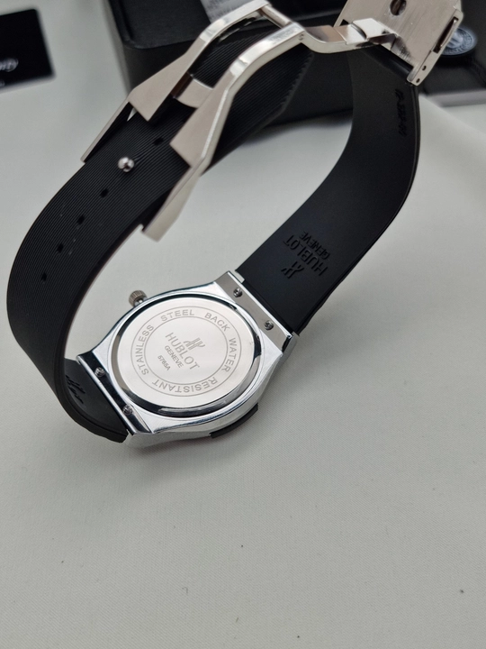 Erkaklar qo‘l soati Hublot Quartz – Mineral shisha, silikon remeshok, sana ko‘rsatkichi