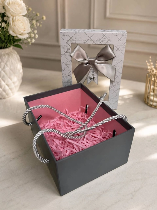 Sovg‘a qutisi oynali bantikli rozvi, malochniviy, jigarrang, ranglarda chiroyli gift box