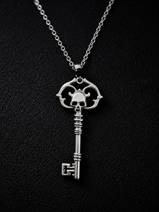 Gotik uslubdagi choker va kulon, metall aksessuarlar