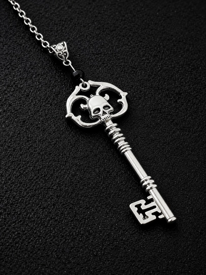 Gotik uslubdagi choker va kulon, metall aksessuarlar