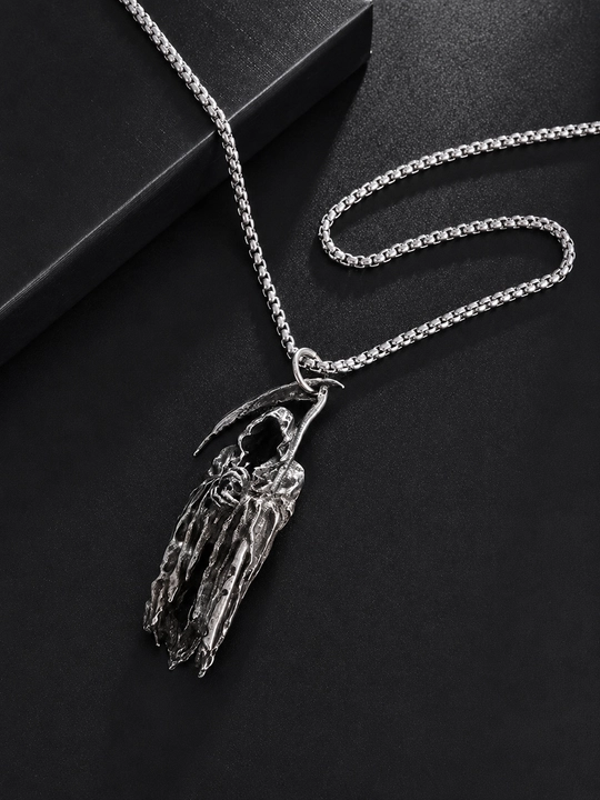 Gotik uslubdagi choker va kulon, metall aksessuarlar