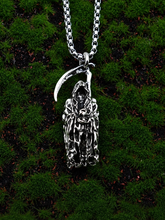 Gotik uslubdagi choker va kulon, metall aksessuarlar