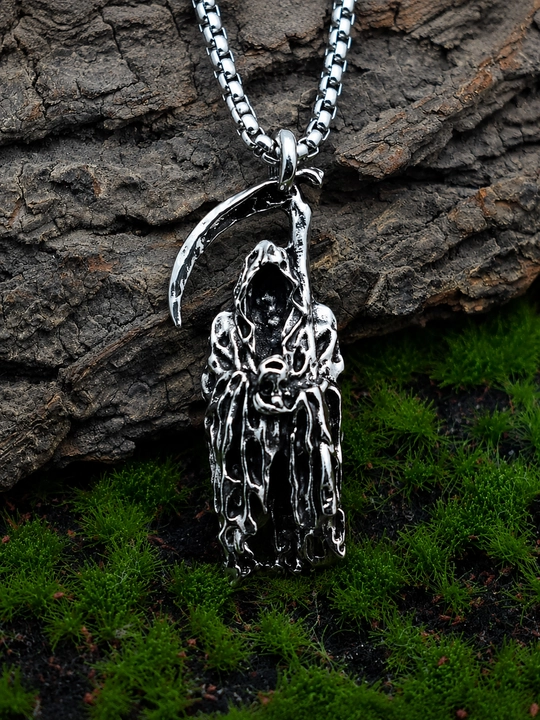 Gotik uslubdagi choker va kulon, metall aksessuarlar