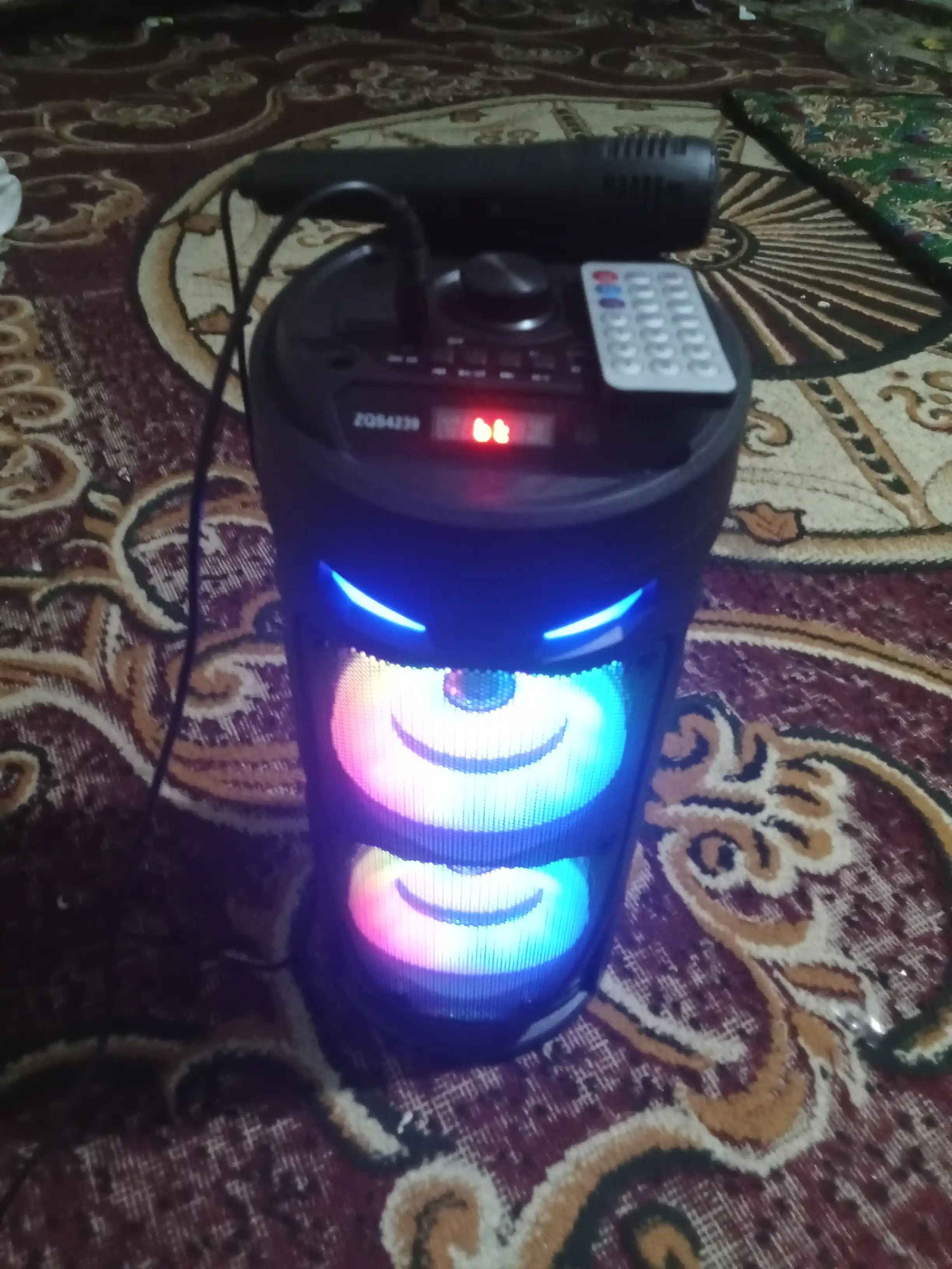 Katta Bluetooth simsiz karnay, karaoke, RGB yoritish, mikrofon va pult bilan