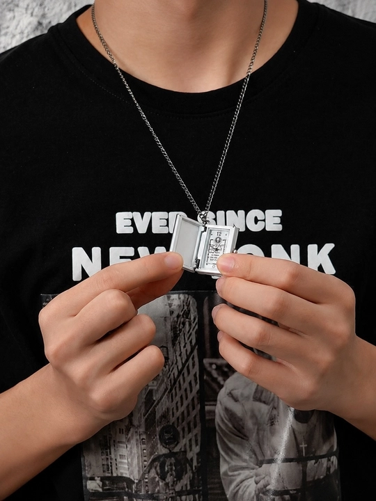 Gotik uslubdagi choker va kulon, metall aksessuarlar