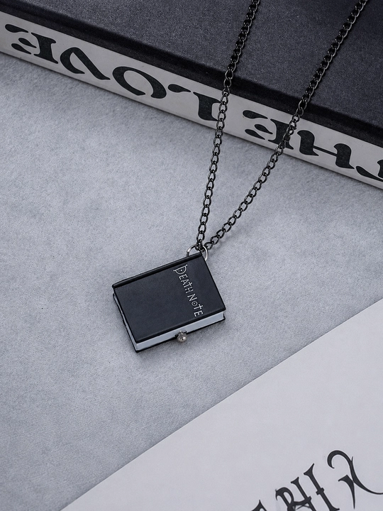 Gotik uslubdagi choker va kulon, metall aksessuarlar