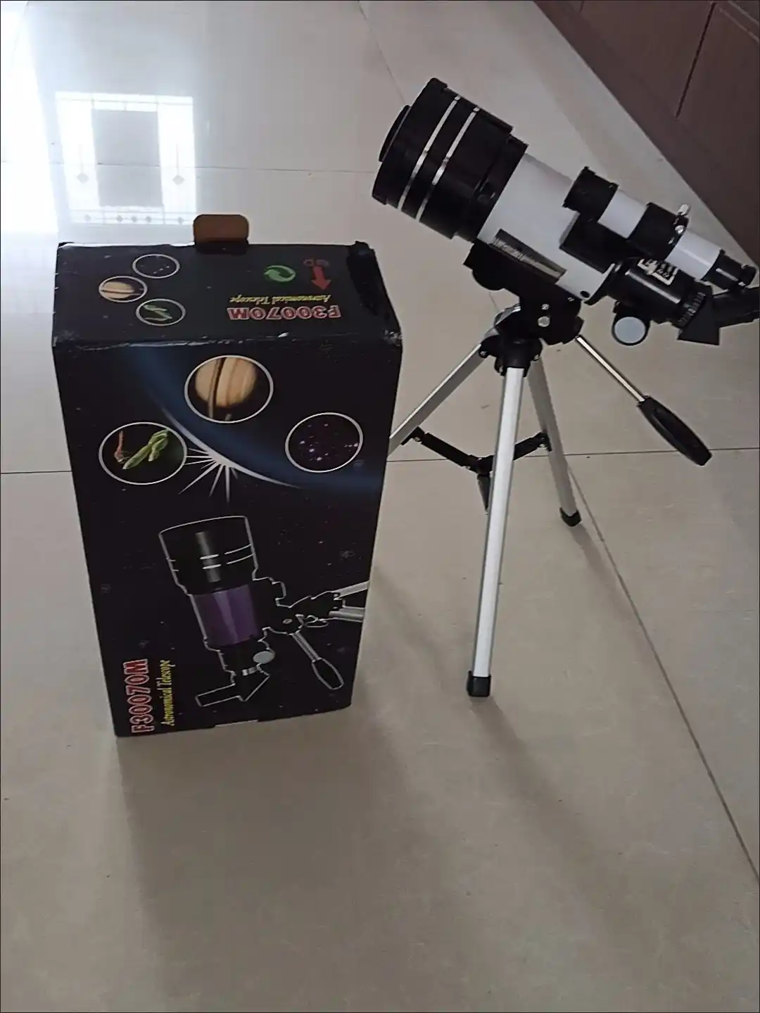 Teleskop F30070M, 70 mm obyektiv, 150x kattalashtirish, tripod bilan | Telescope