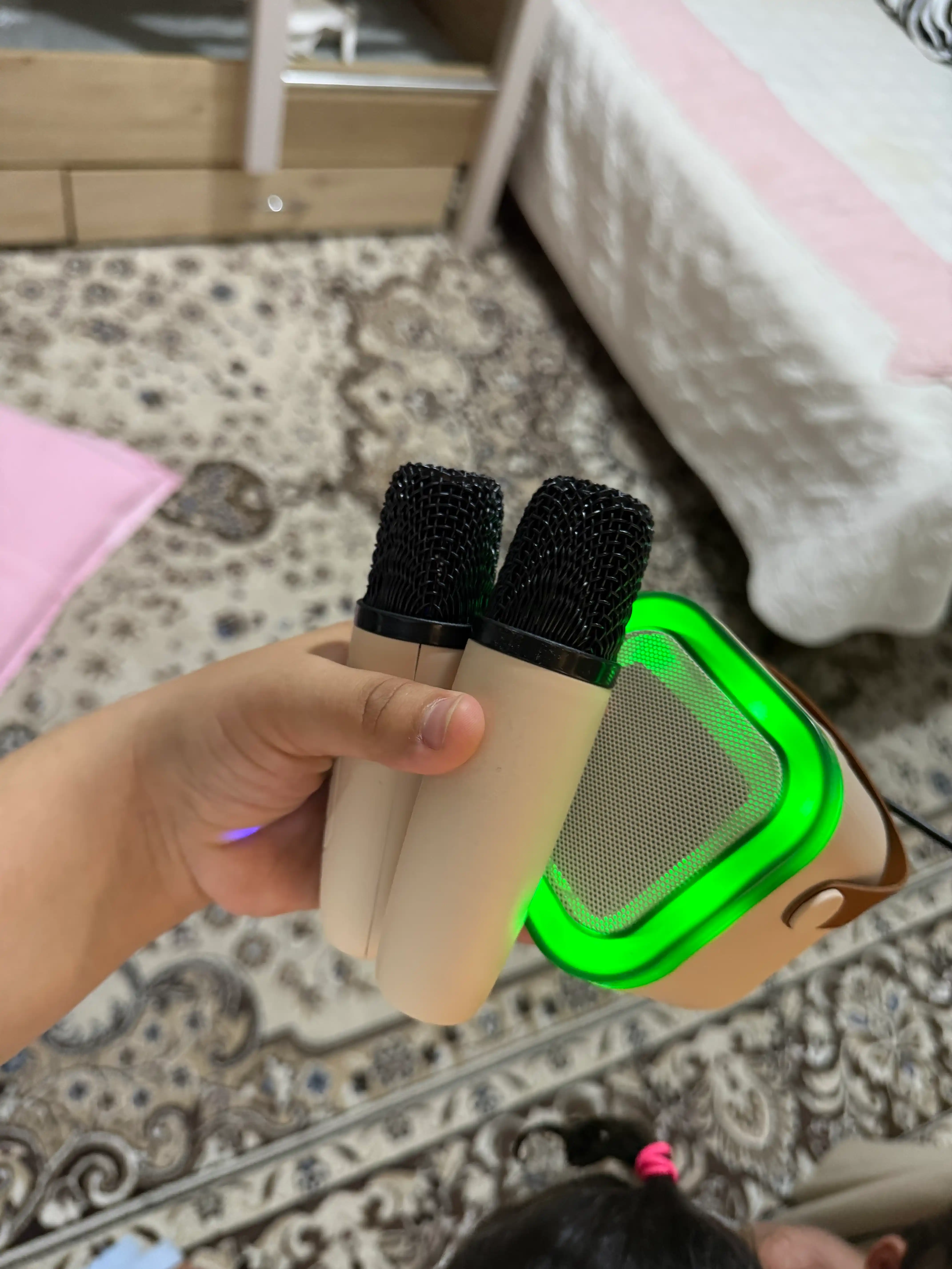 Karaoke uchun 2 ta mikrofonli portativ Bluetooth kalonka K12, karnay, RGB