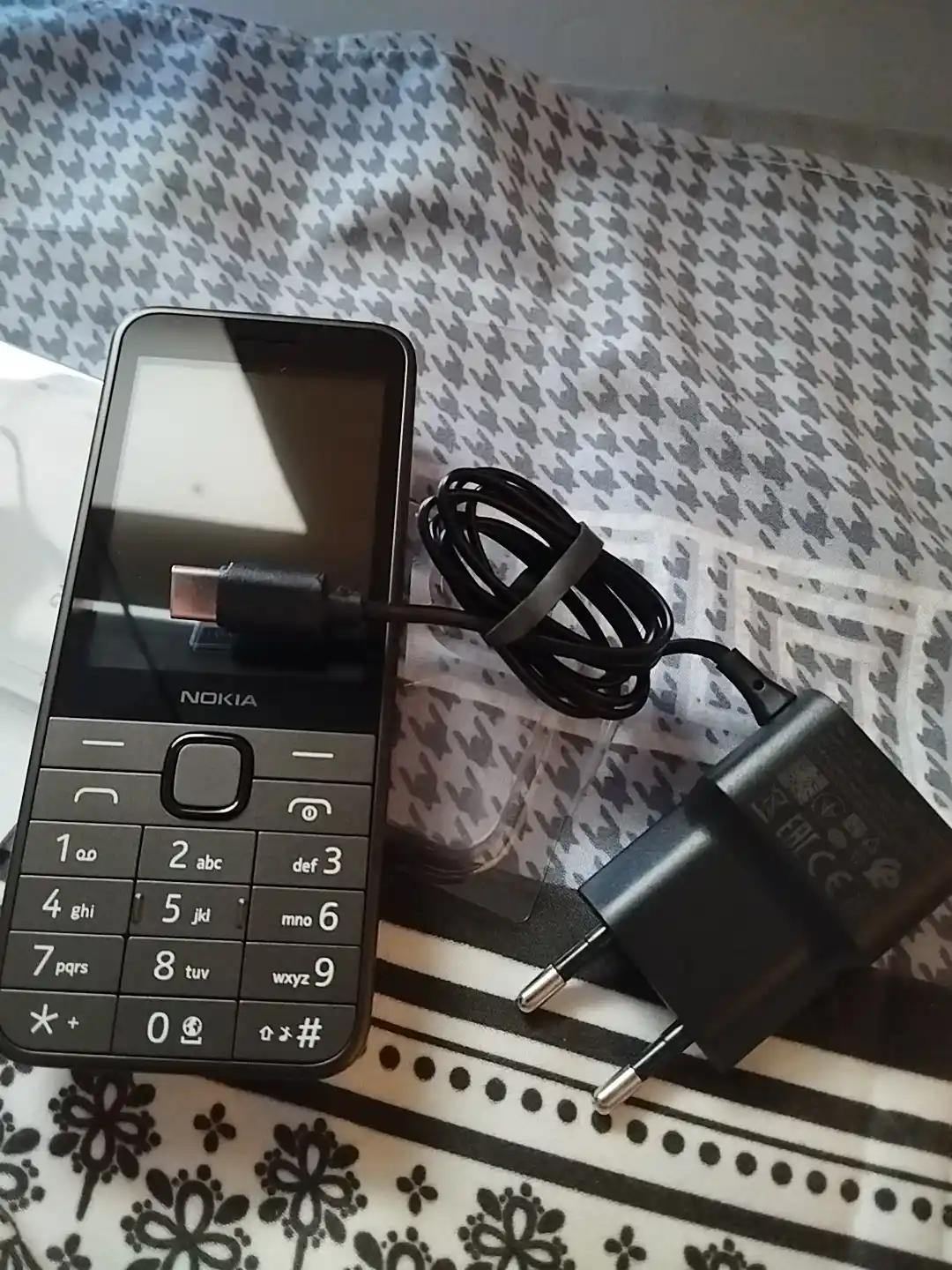 Tugmachali telefon 235 2 SIM