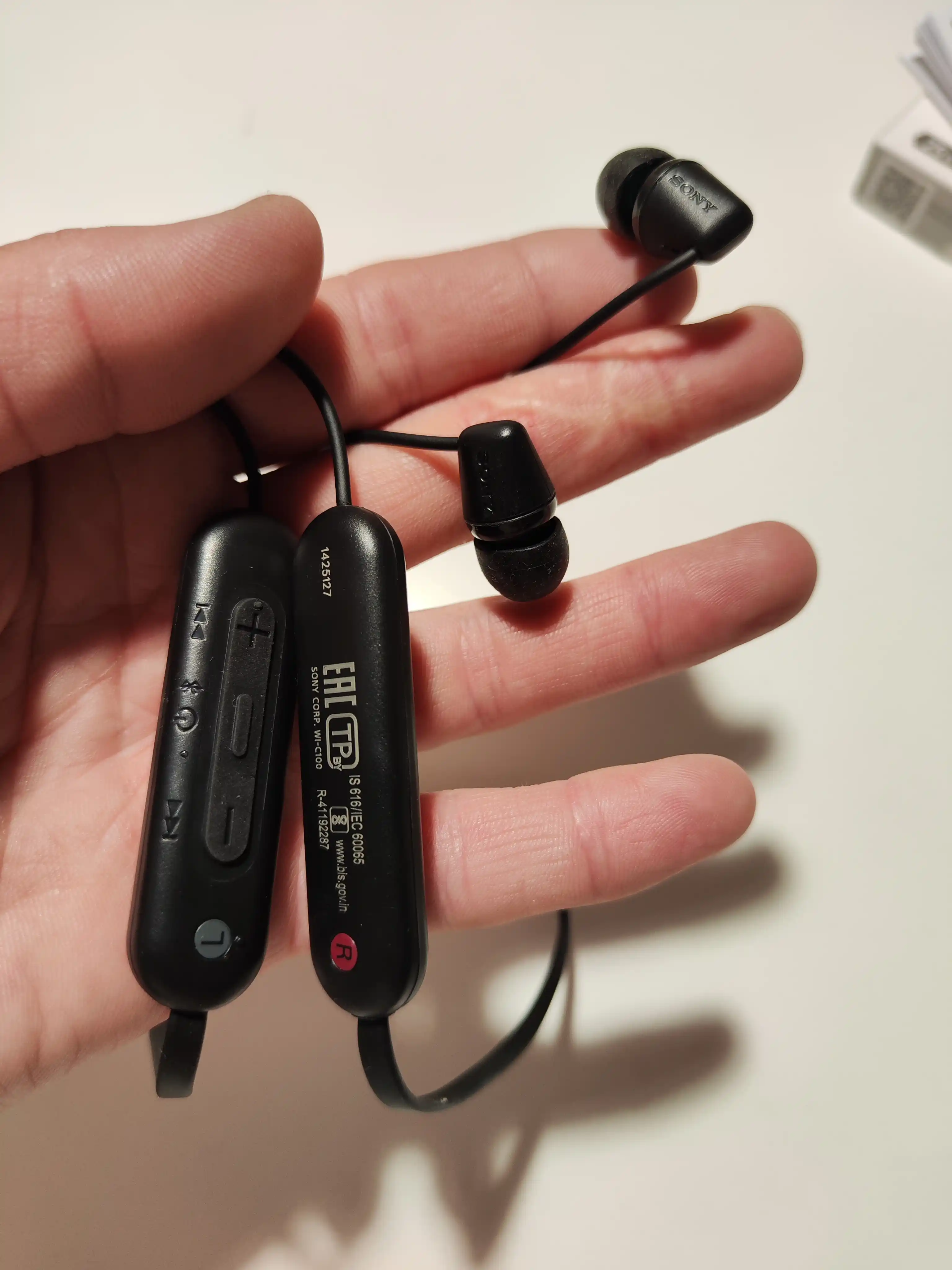 Simsiz quloqchinlar SONY WI-C100