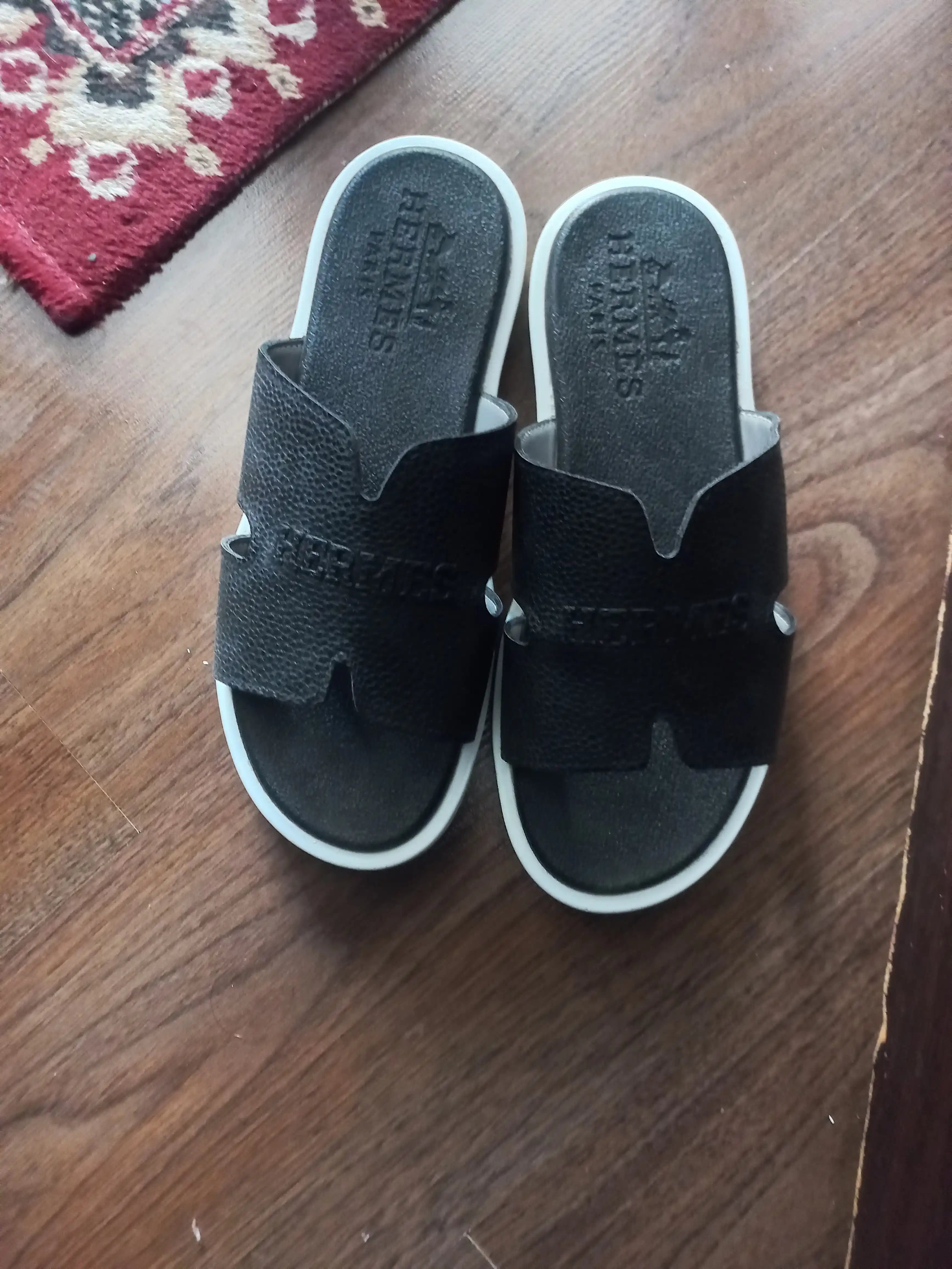 Erkaklar shippagi Hermes 39-44