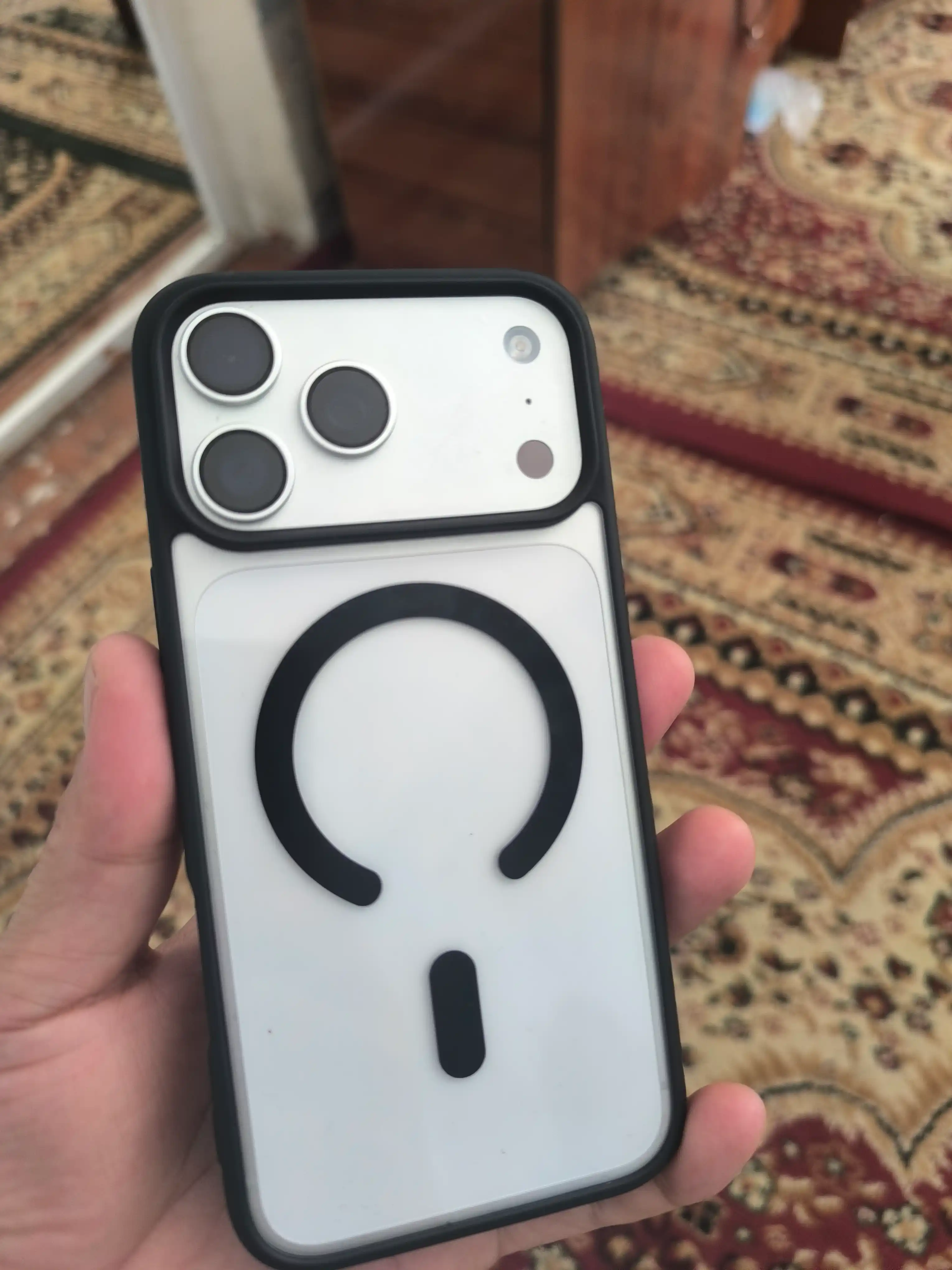 IPhone 15/16/17/18 Pro Max uchun MagSafe g'ilof, zarbaga chidamli bamper