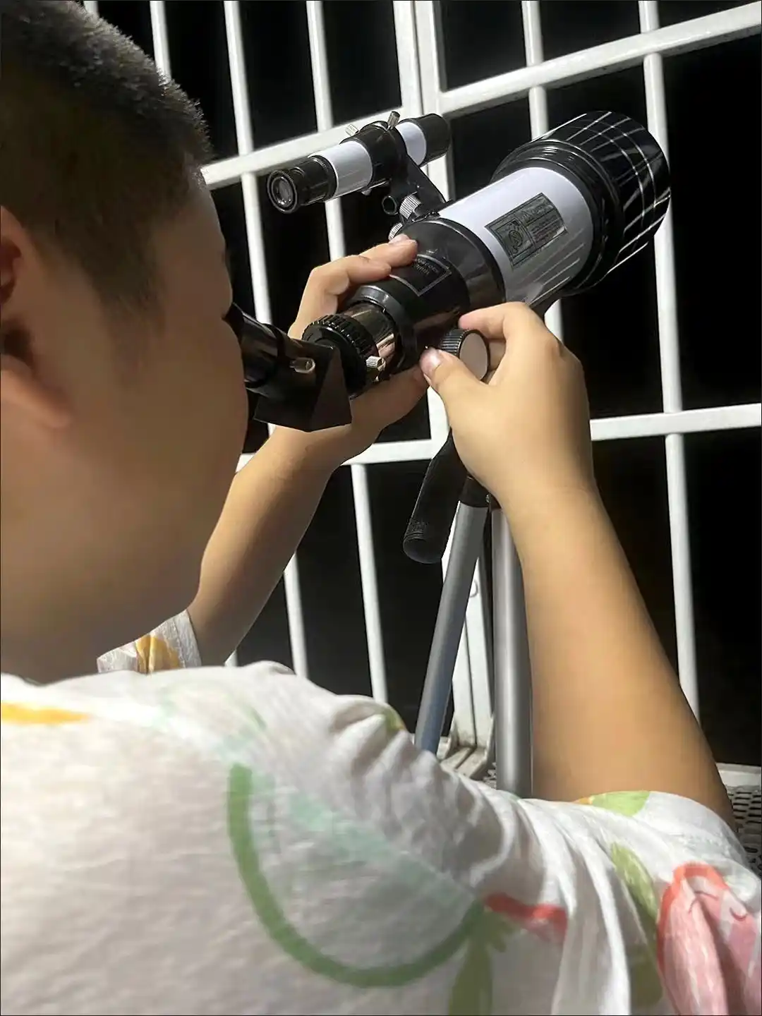 Teleskop F30070, obyektiv diametri 70 mm, 150x kattalashtirish, tripod bilan | telescope