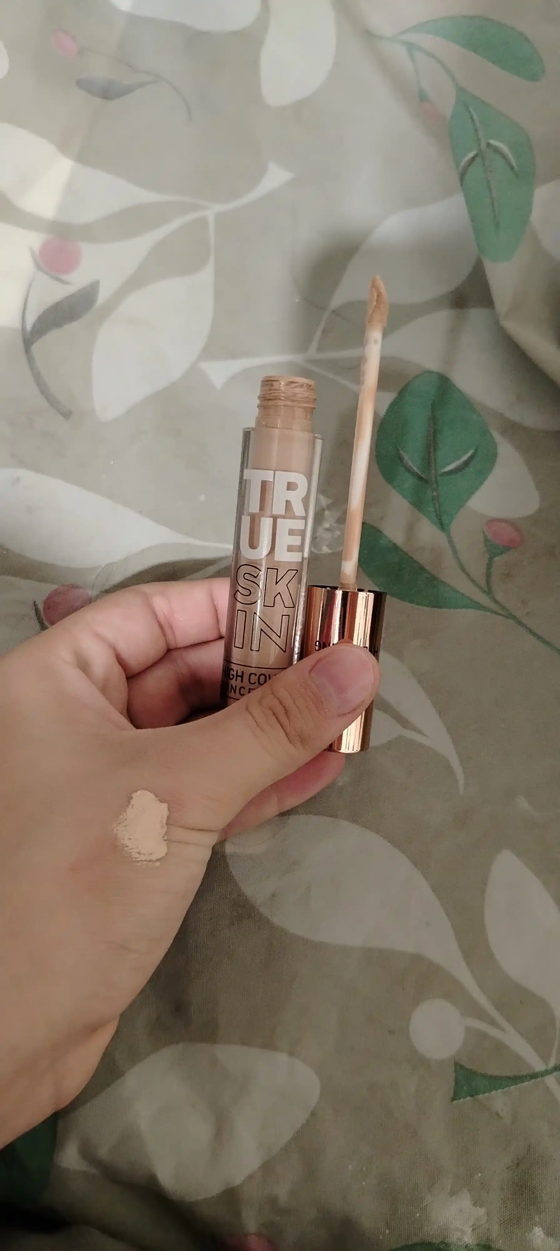 Barcha teri turlari uchun Catrice True Skin professional konsileri