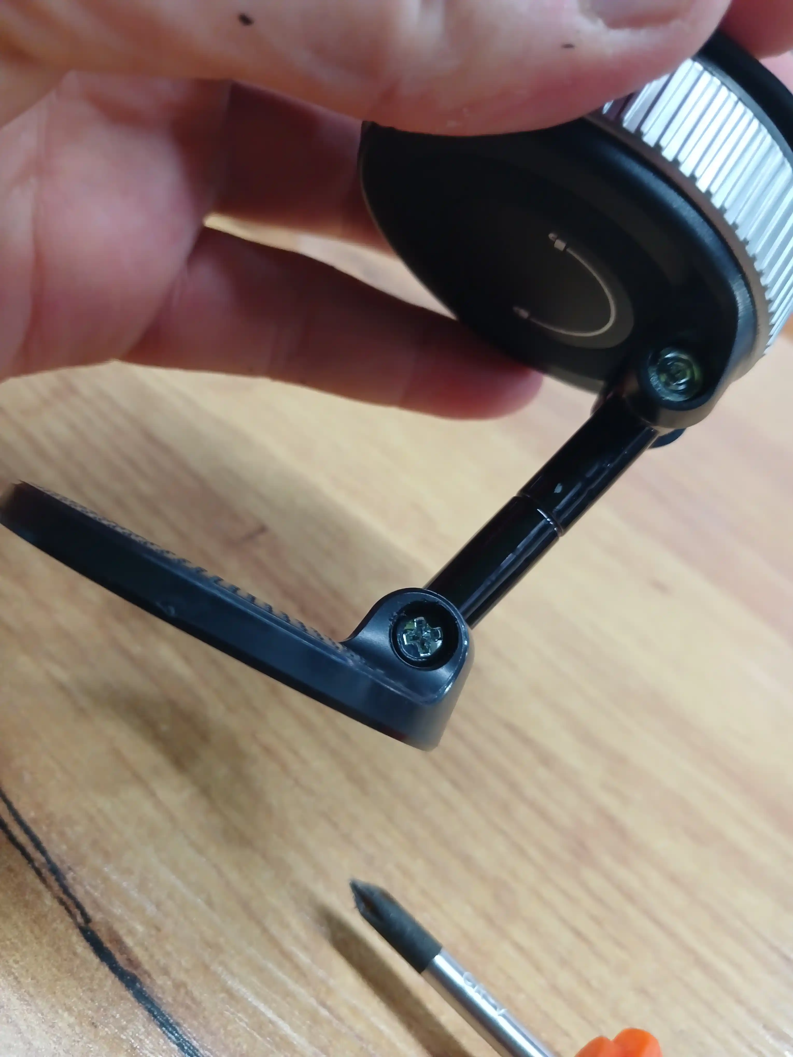 Avtomobil uchun magnit vakuumli telefon ushlagichi Magsafe bilan, 360 darajali, prisoskali