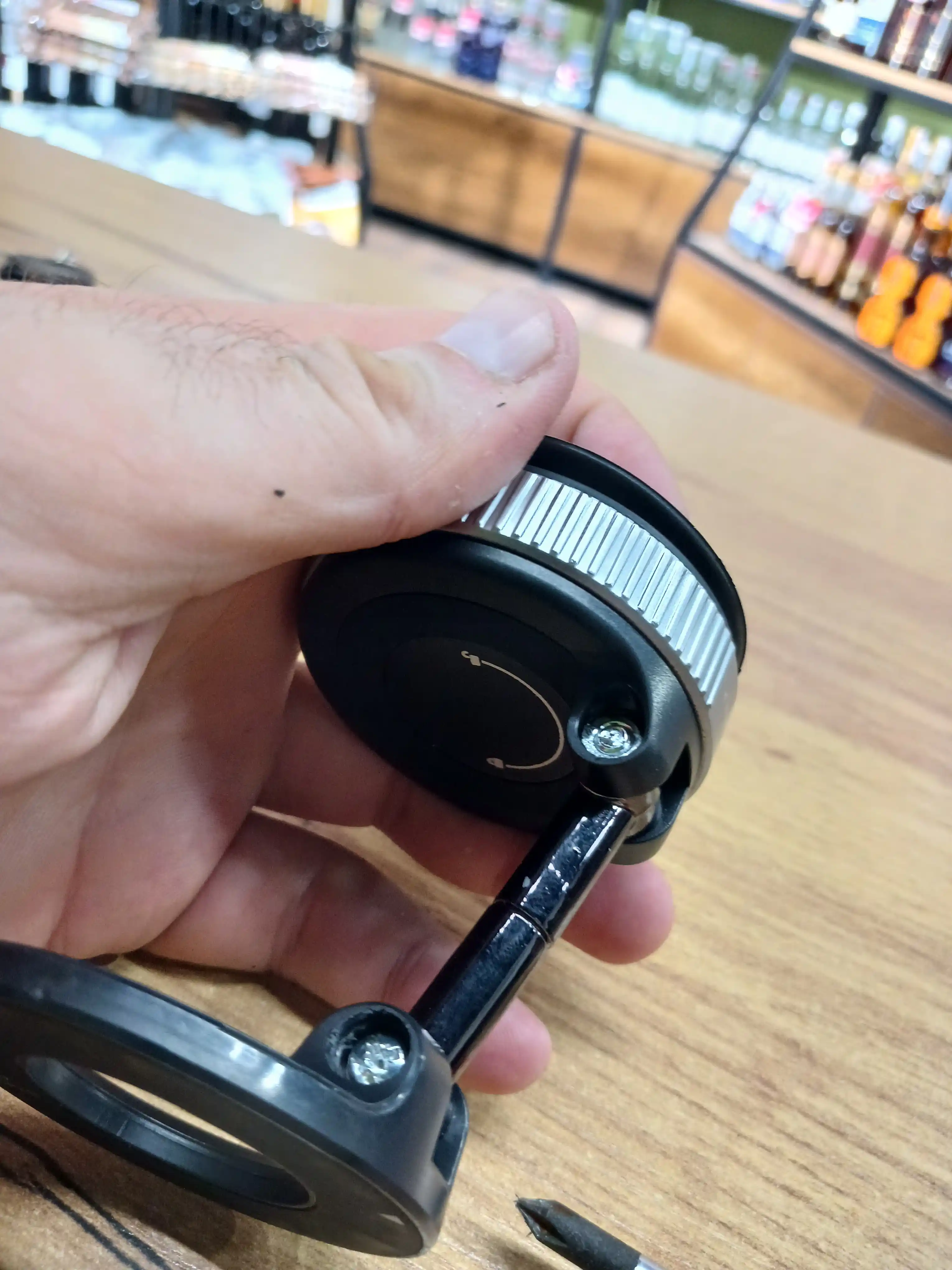 Avtomobil uchun magnit vakuumli telefon ushlagichi Magsafe bilan, 360 darajali, prisoskali
