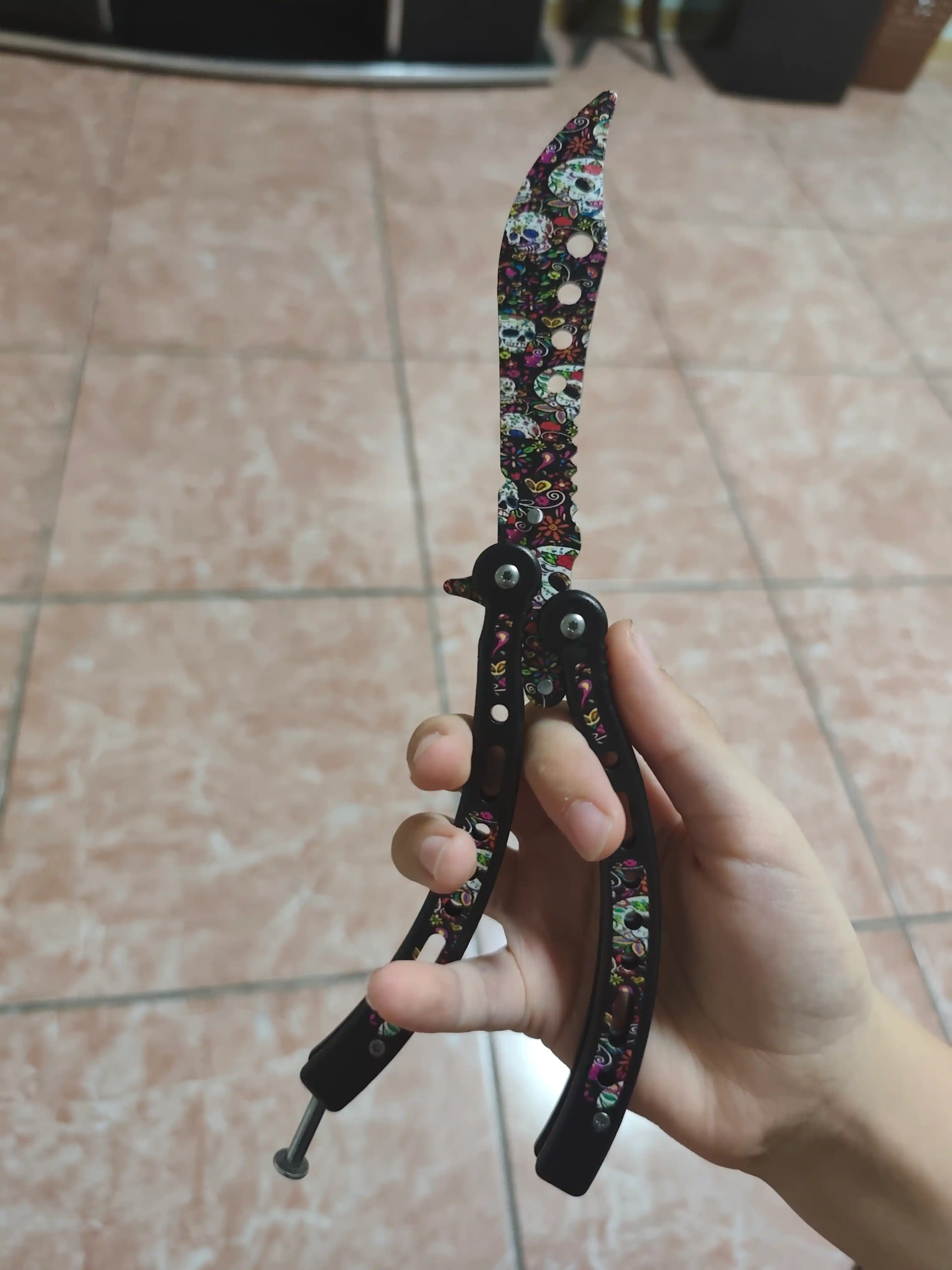 Metall tutqichli yig'iladigan kapalak pichog'ini o'rgatish, CSGO butterfly