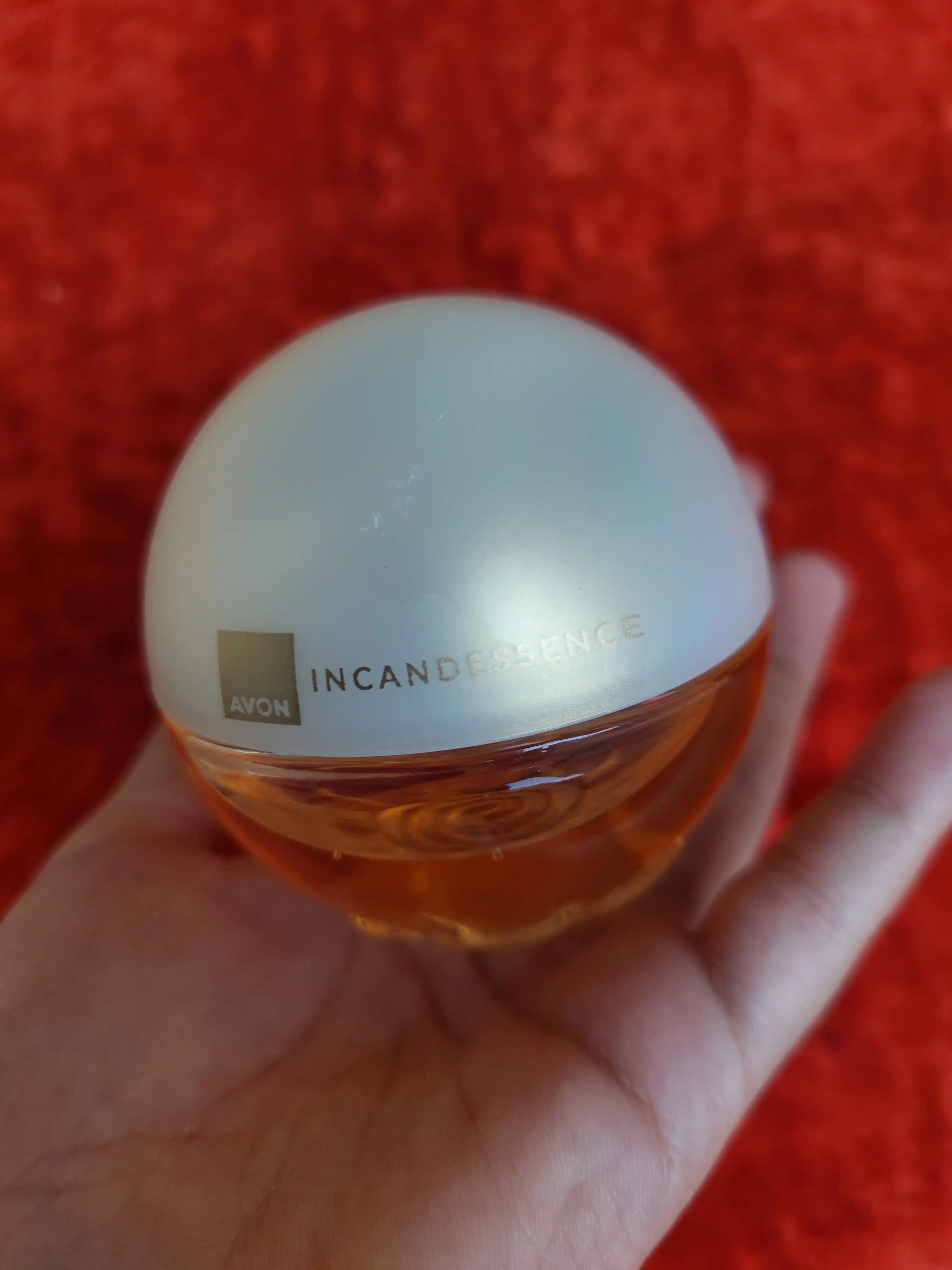 Parfyumlangan suv Avon Incandessence, 50 ml