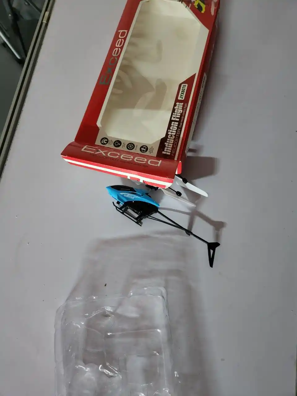 Uchar vertalyot dron robot — bolalar uchun o'yinchoqlar, sensorli, LED chiroqli, USB quvat