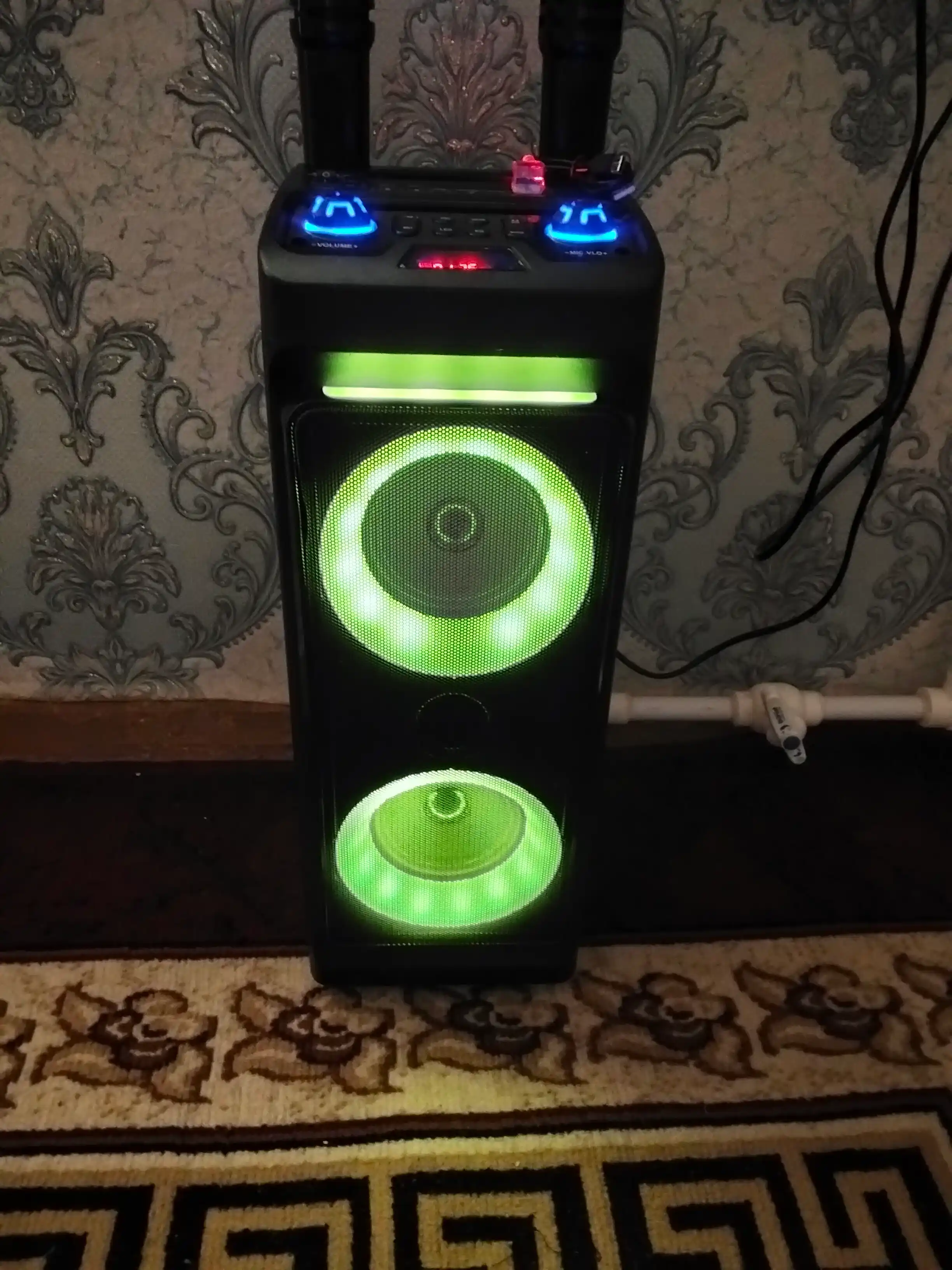 ZQS 4290 – mikrofonli portativ Bluetooth kolonka, yorqin LED chiroqlar bilan