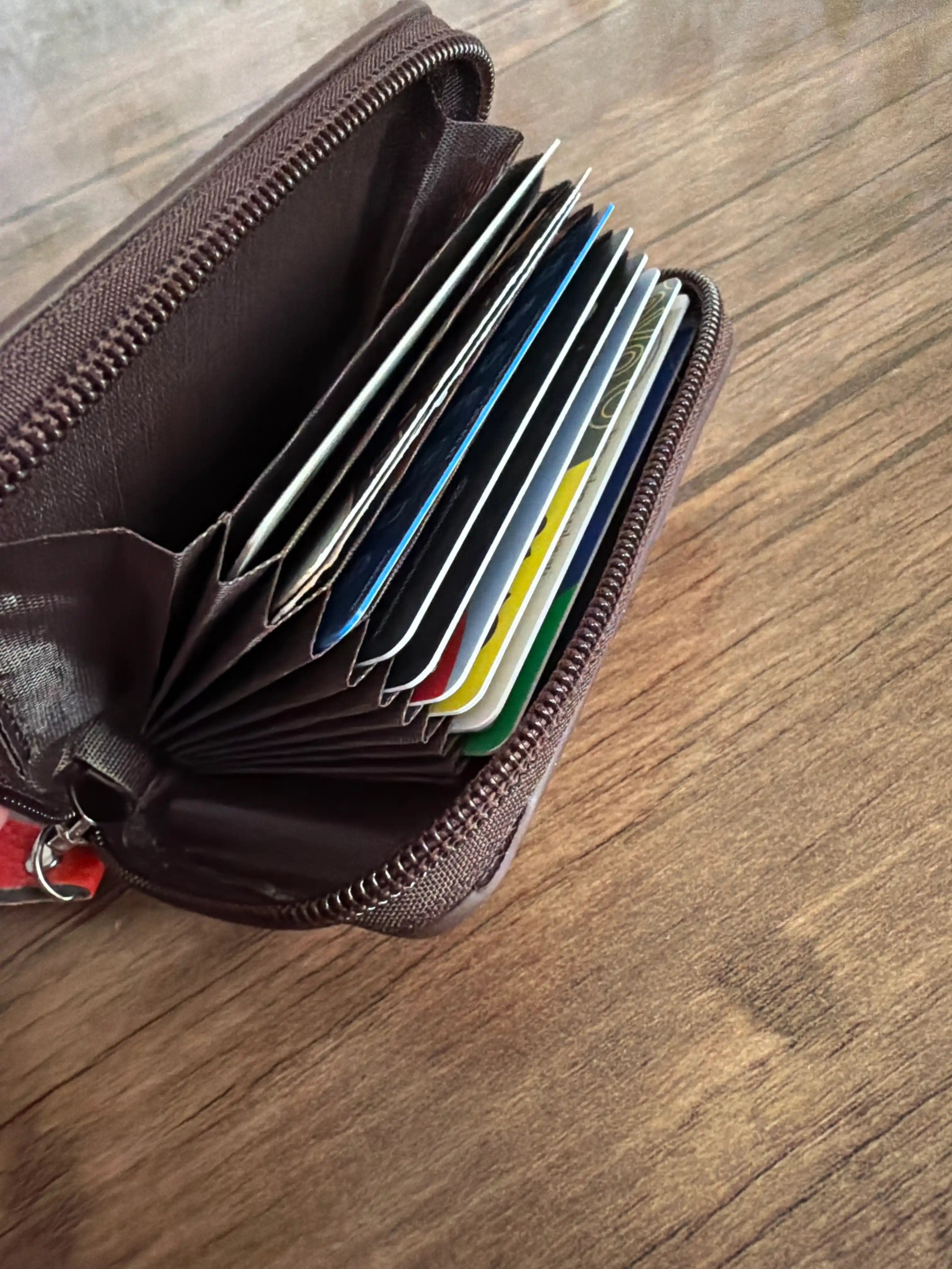 Fermuarli kartxolder va vizitka hamyoni, bank kartalari uchun zamonaviy mini hamyon