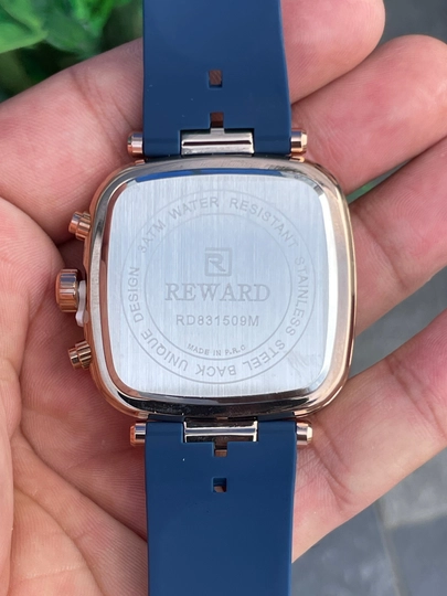 Reward VIP erkaklar qo‘l soati — premium dizayn va zamonaviy klassika uyg‘unligi