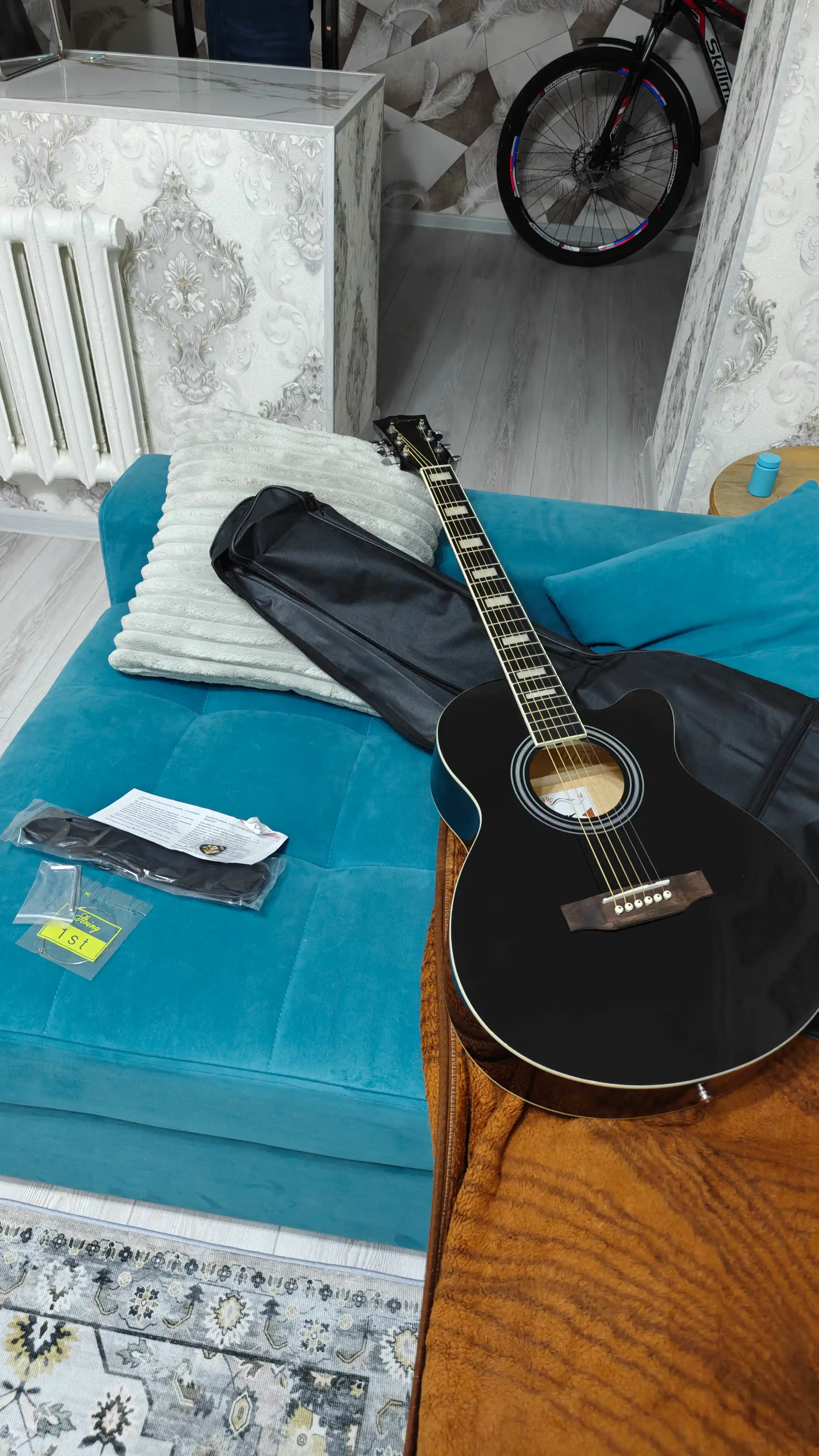 Аkustik gitara Smiger, qora rangi, o'lchami 40 +chexol + 2 media. Ga-H15 sku