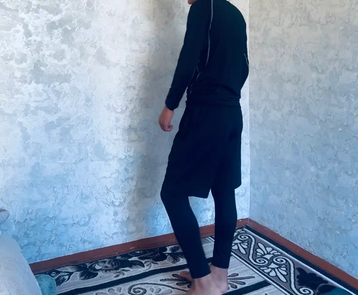 Rashgard erkaklar uchun 3 tasi 1 da, fitness uchun sport kiyimi, zal va yugirish uchun
