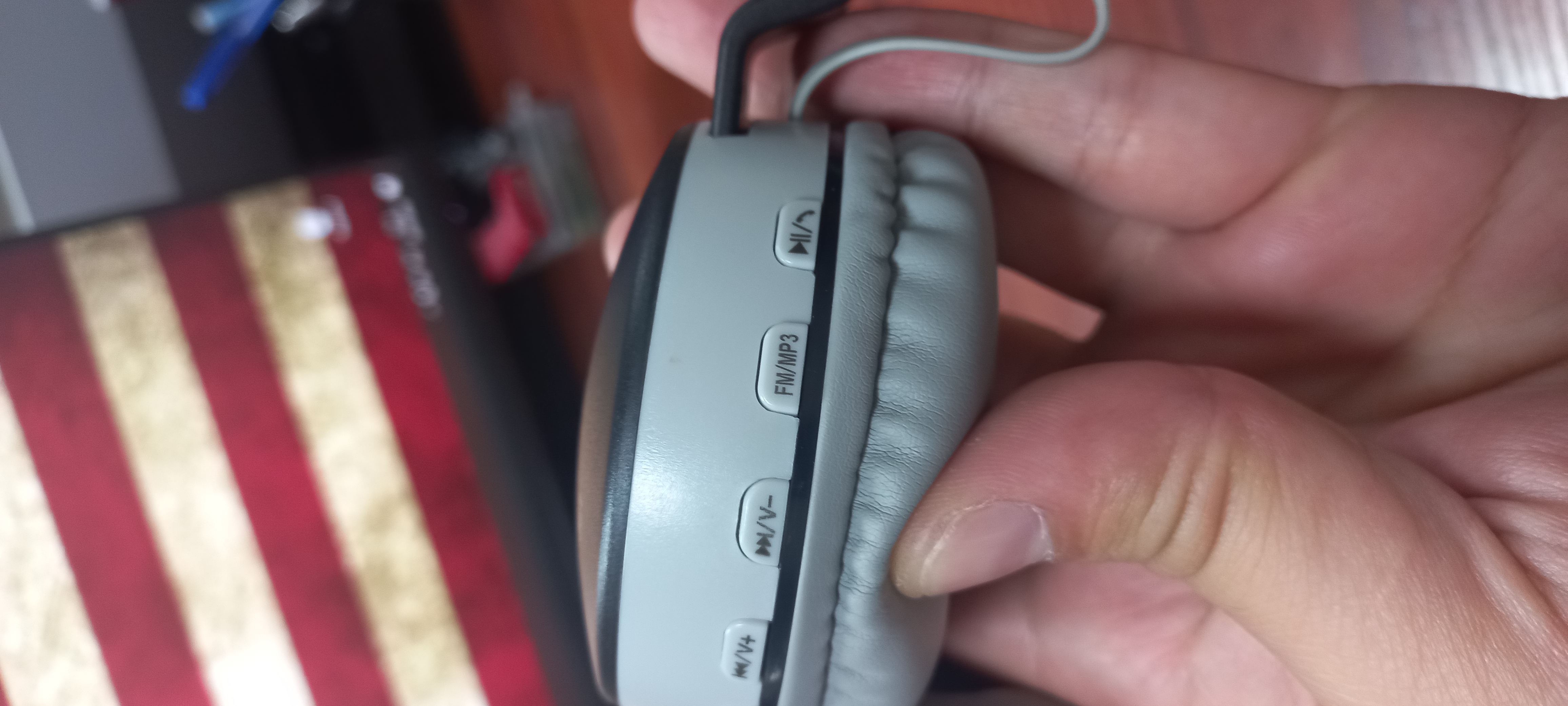 JBL 881A simsiz Bluetooth quloqchin, mikrofonli, bukiladigan dizayn