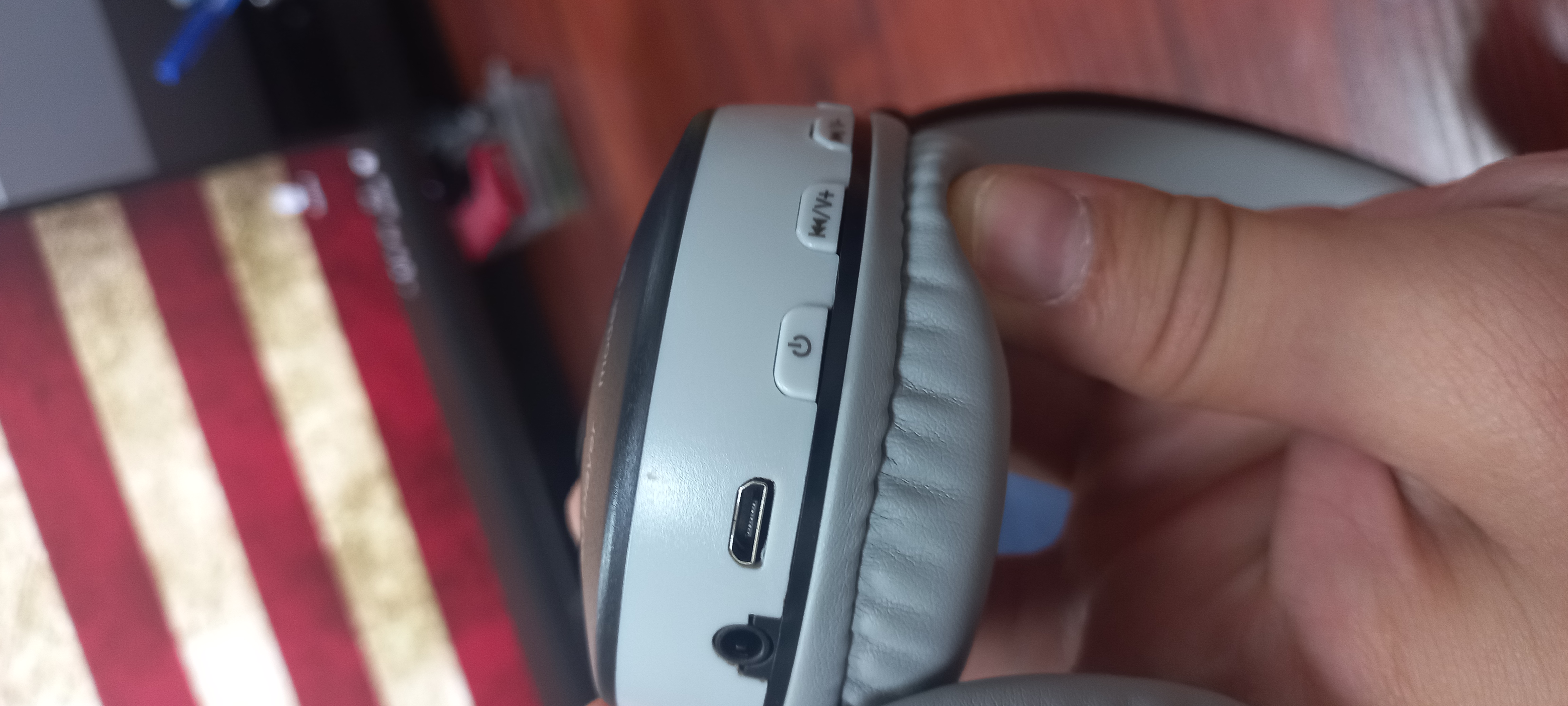 JBL 881A simsiz Bluetooth quloqchin, mikrofonli, bukiladigan dizayn